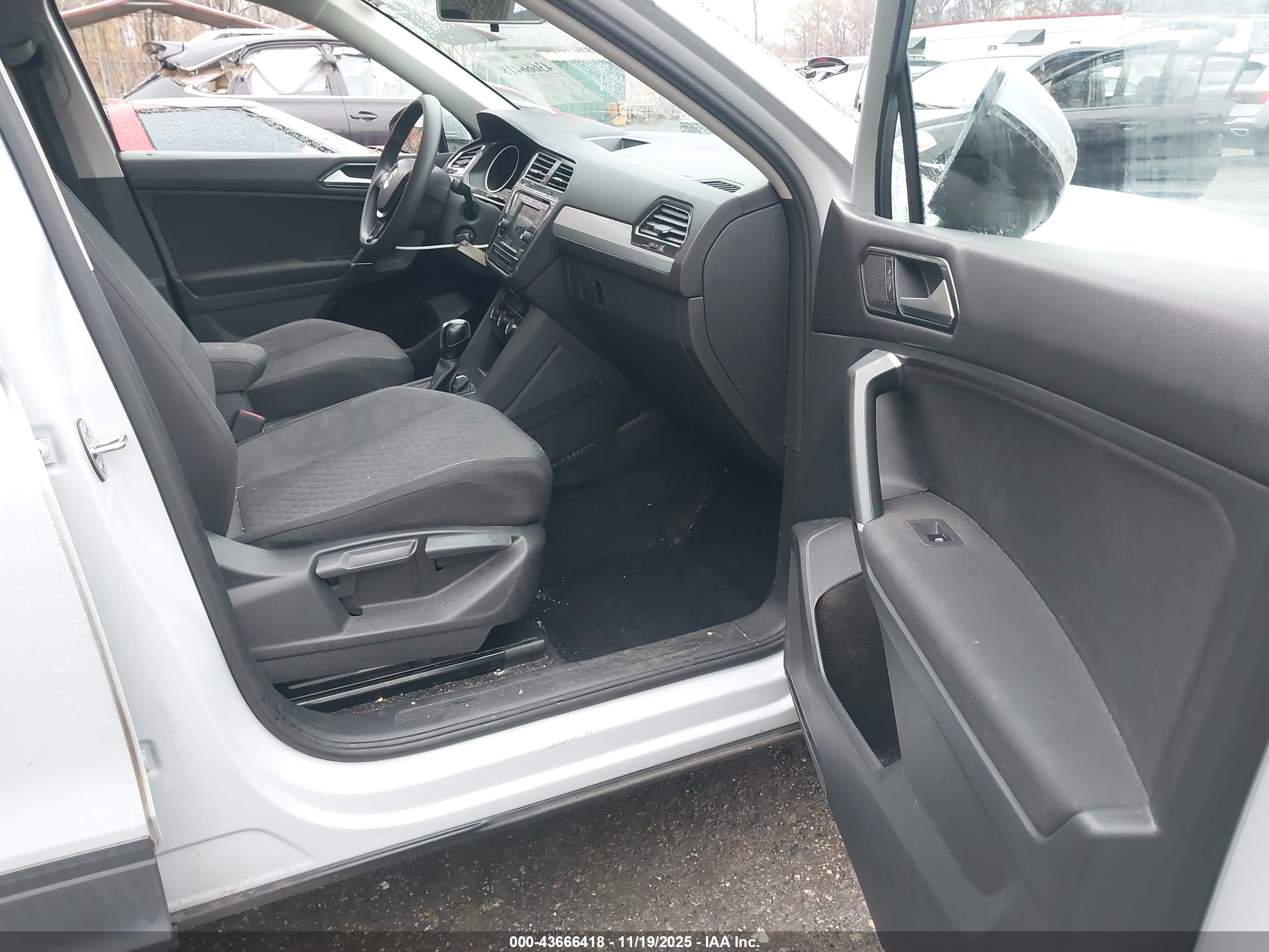 VOLKSWAGEN TIGUAN image 5