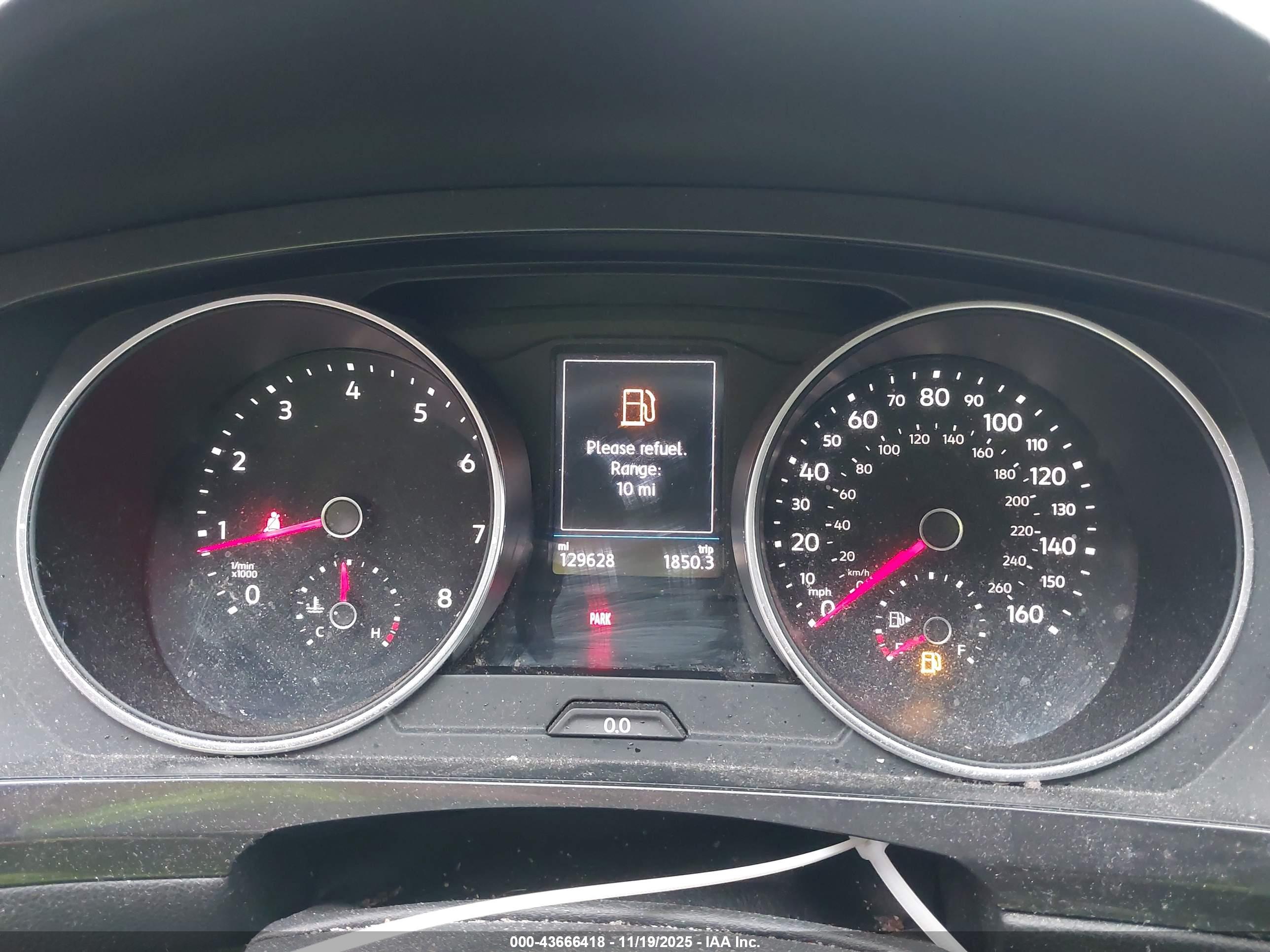 VOLKSWAGEN TIGUAN image 7