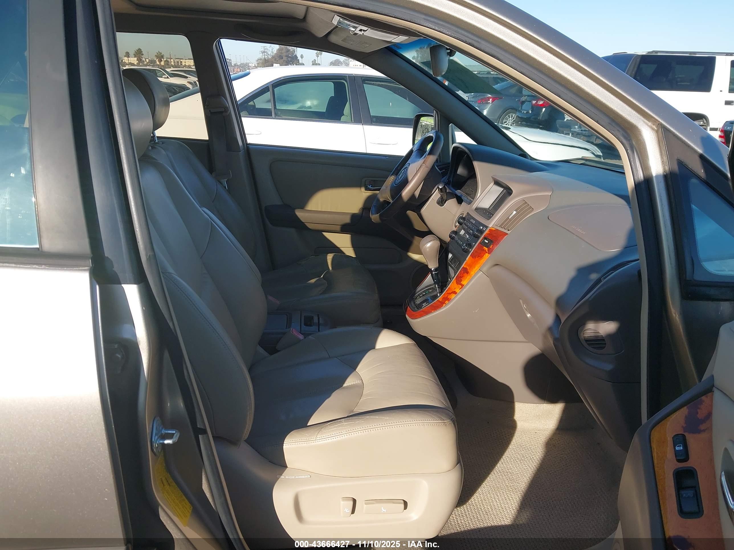 LEXUS RX image 5