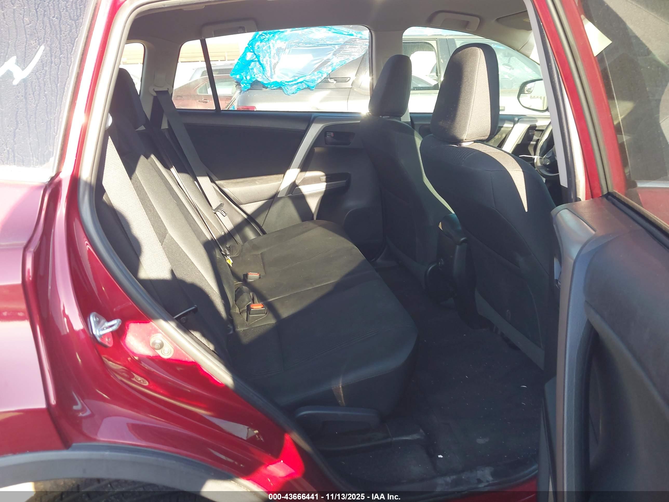 TOYOTA RAV4 image 8