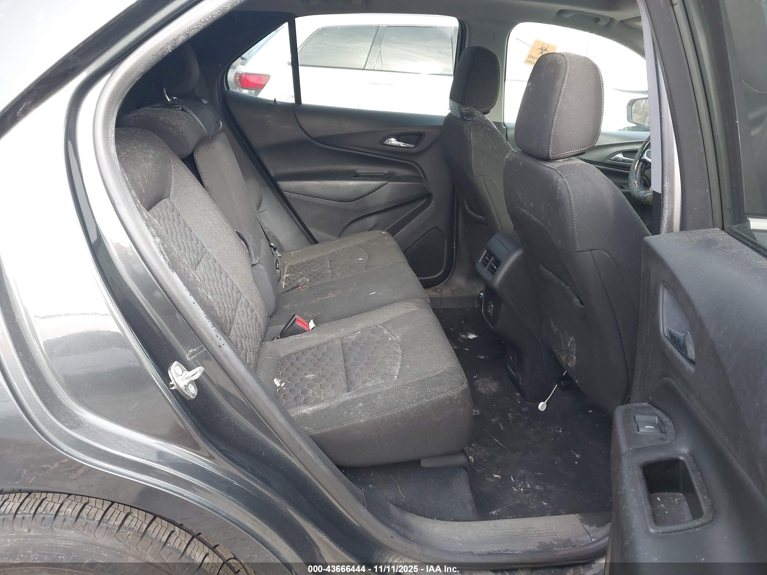 CHEVROLET EQUINOX image 8