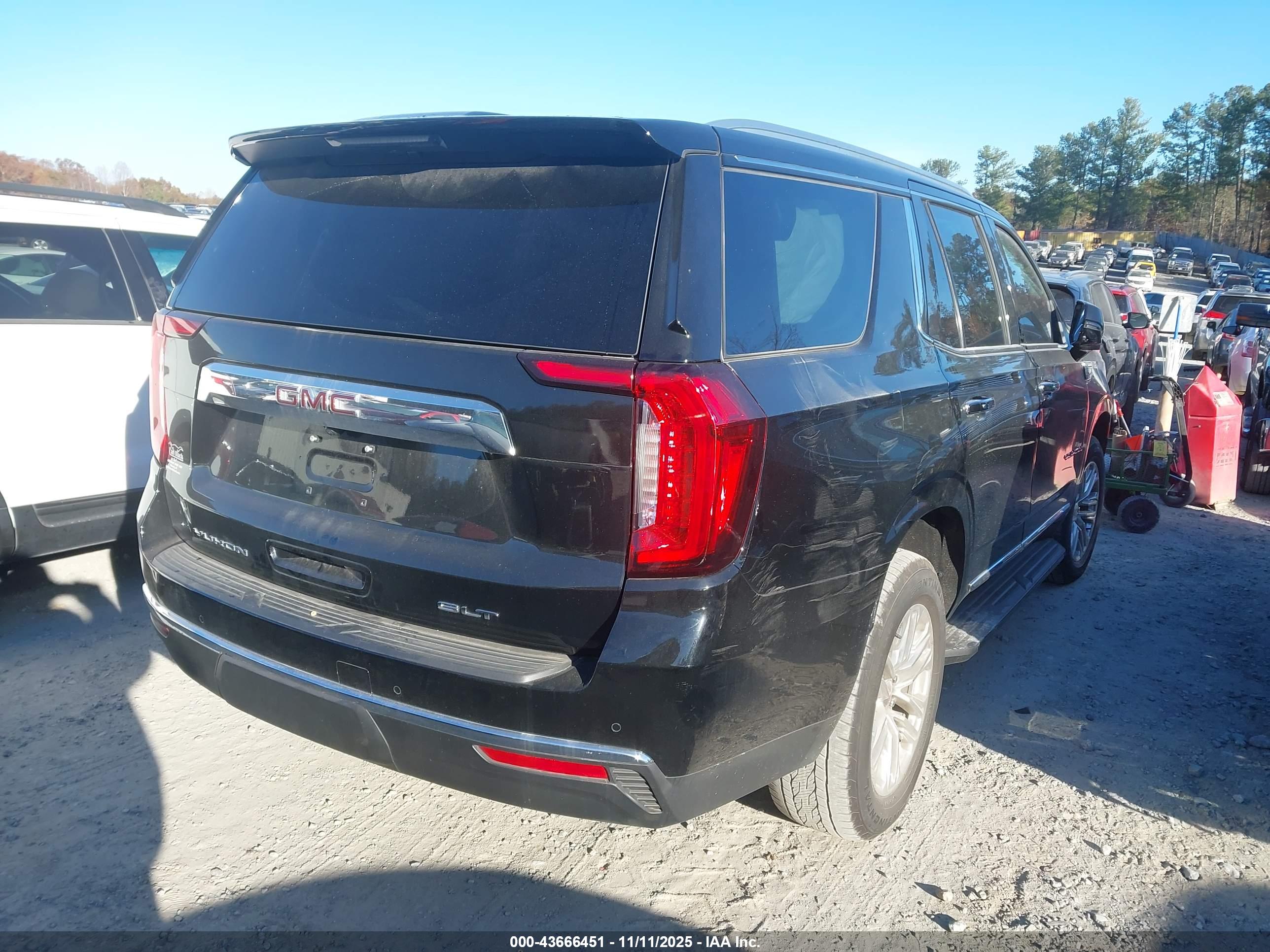 GMC YUKON image 4