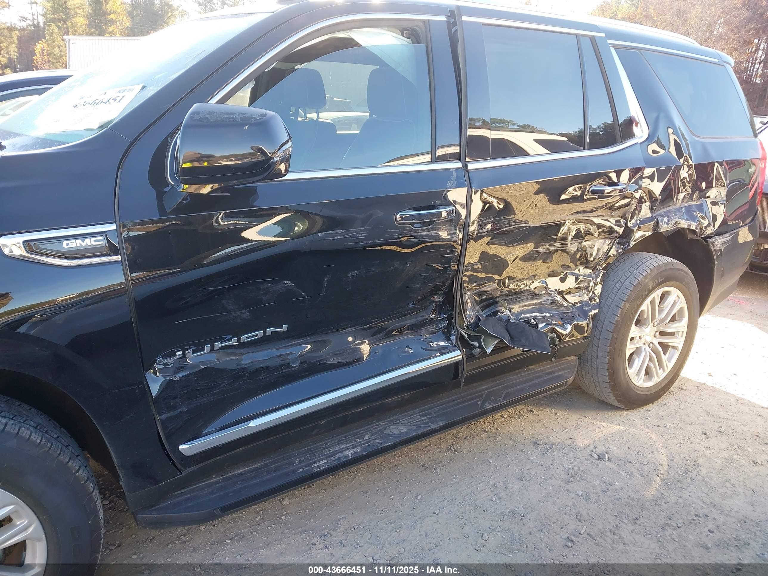 GMC YUKON image 6