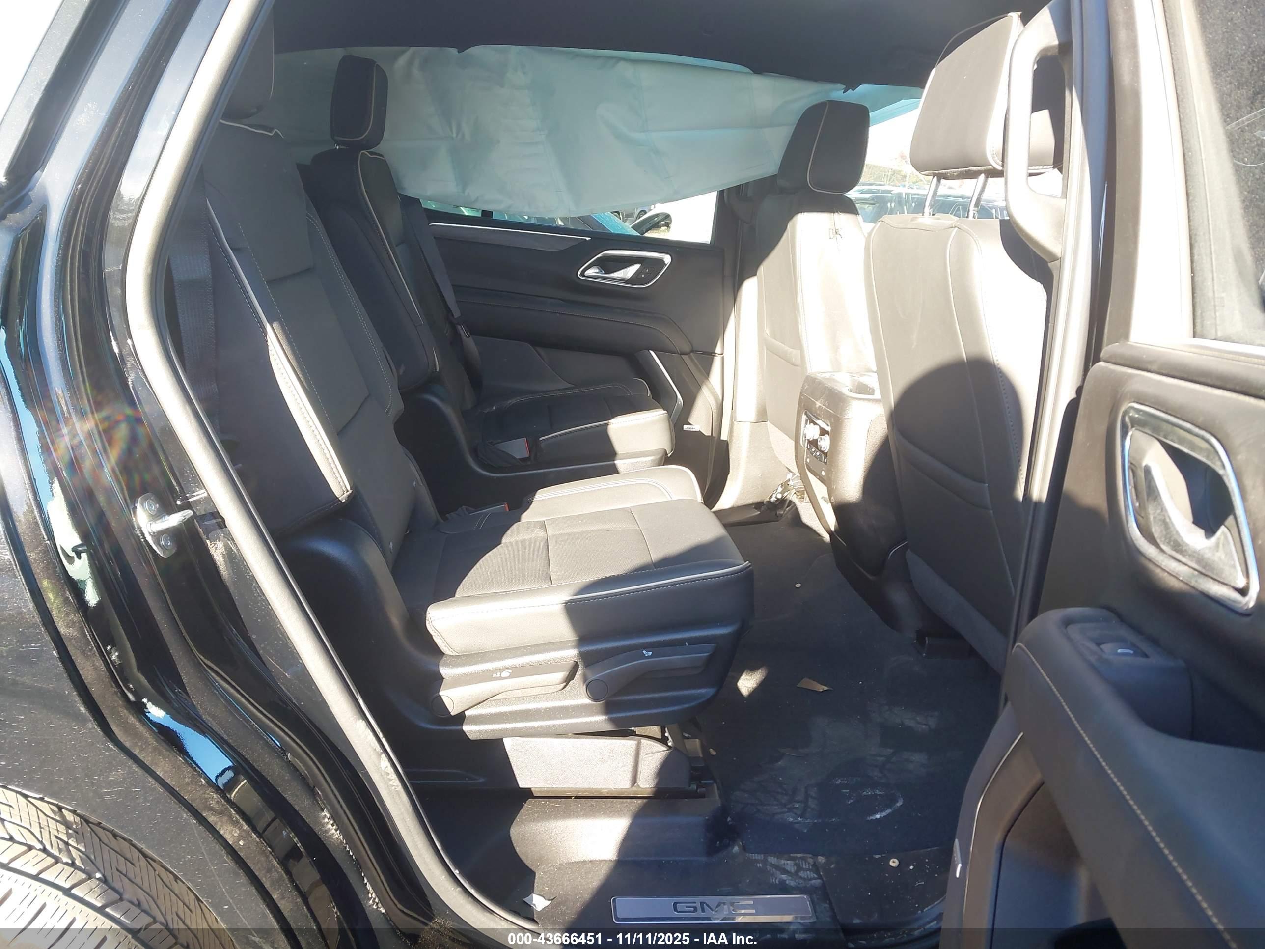 GMC YUKON image 8