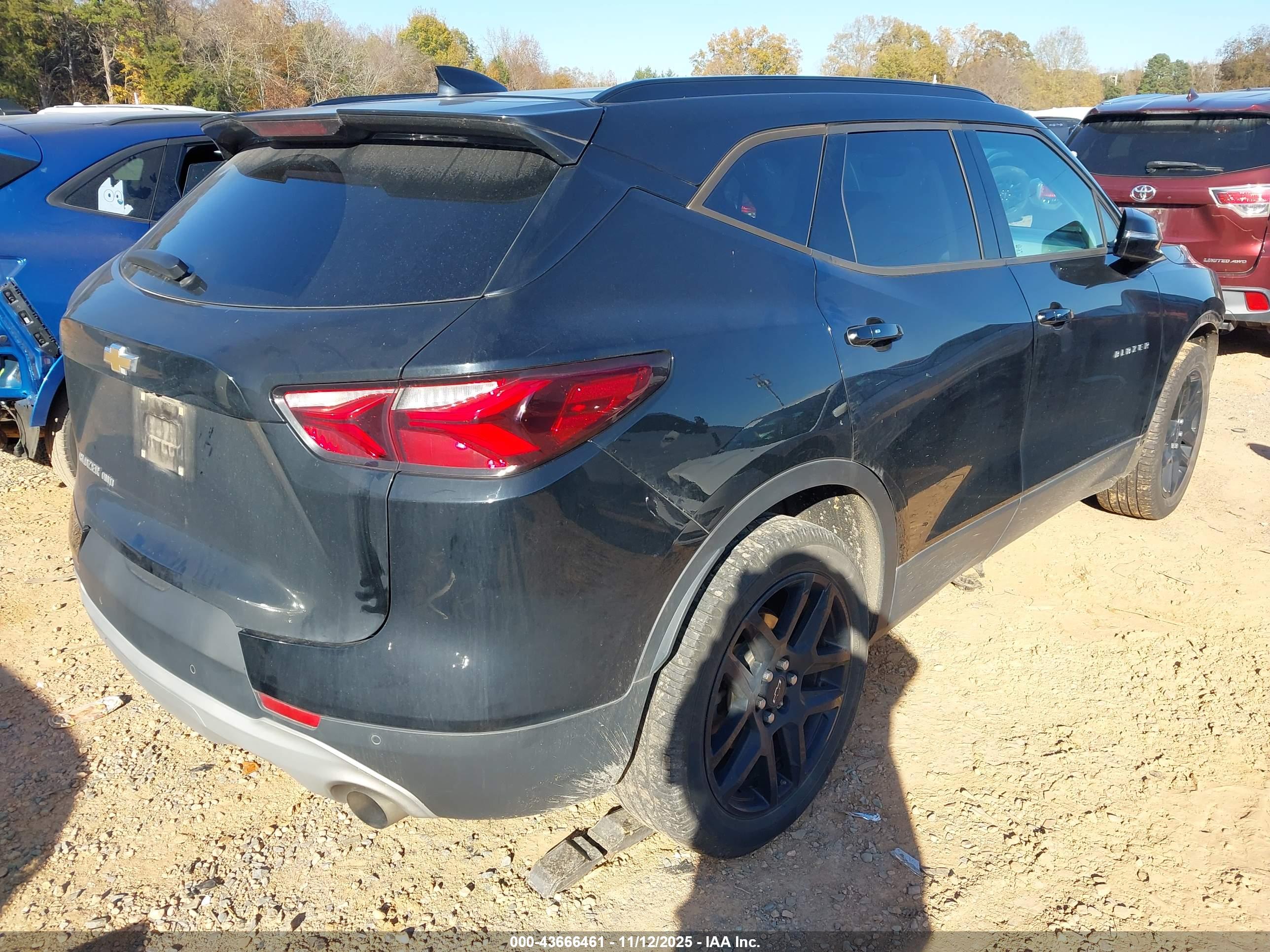 CHEVROLET BLAZER image 4
