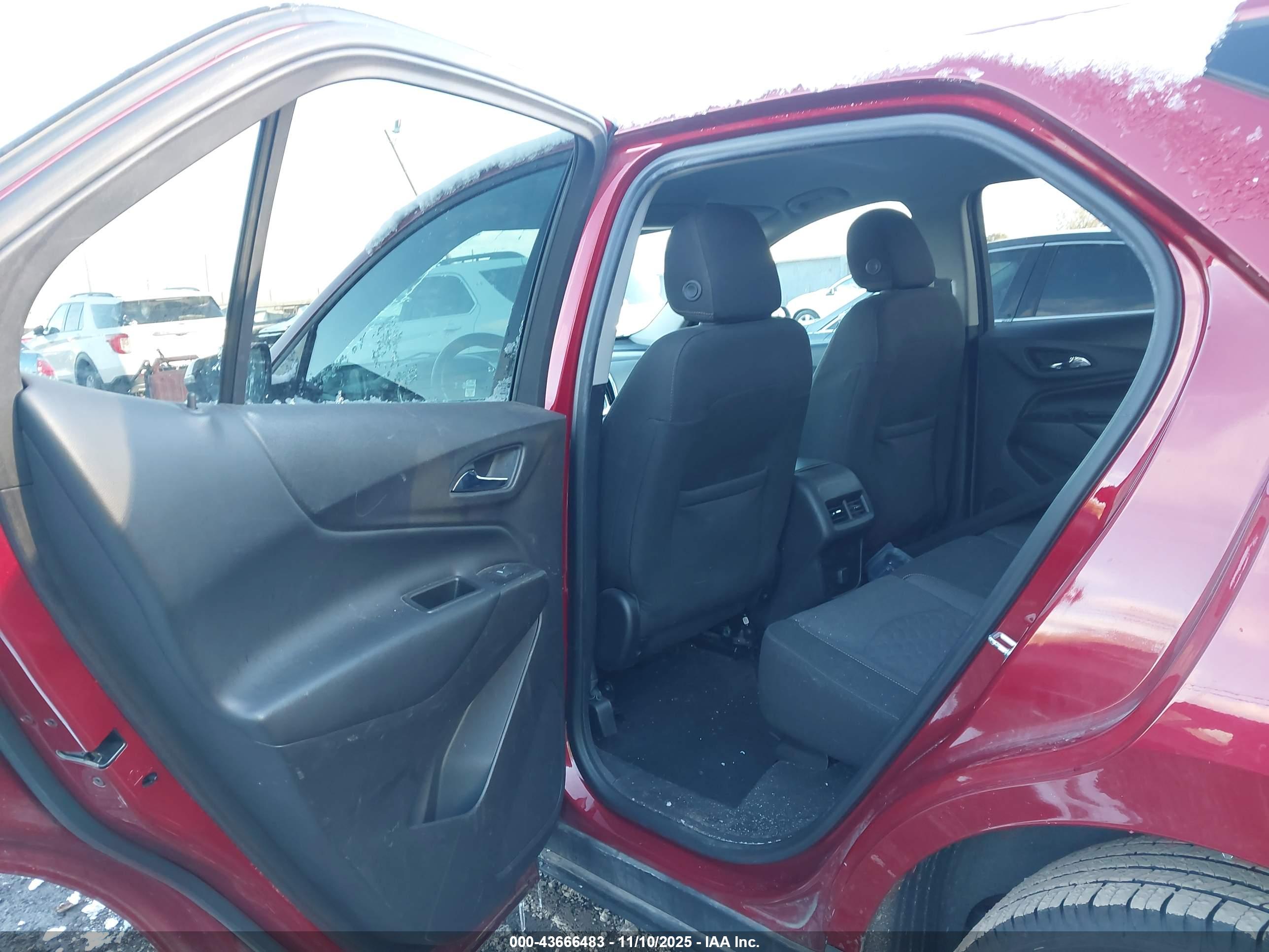CHEVROLET EQUINOX image 8