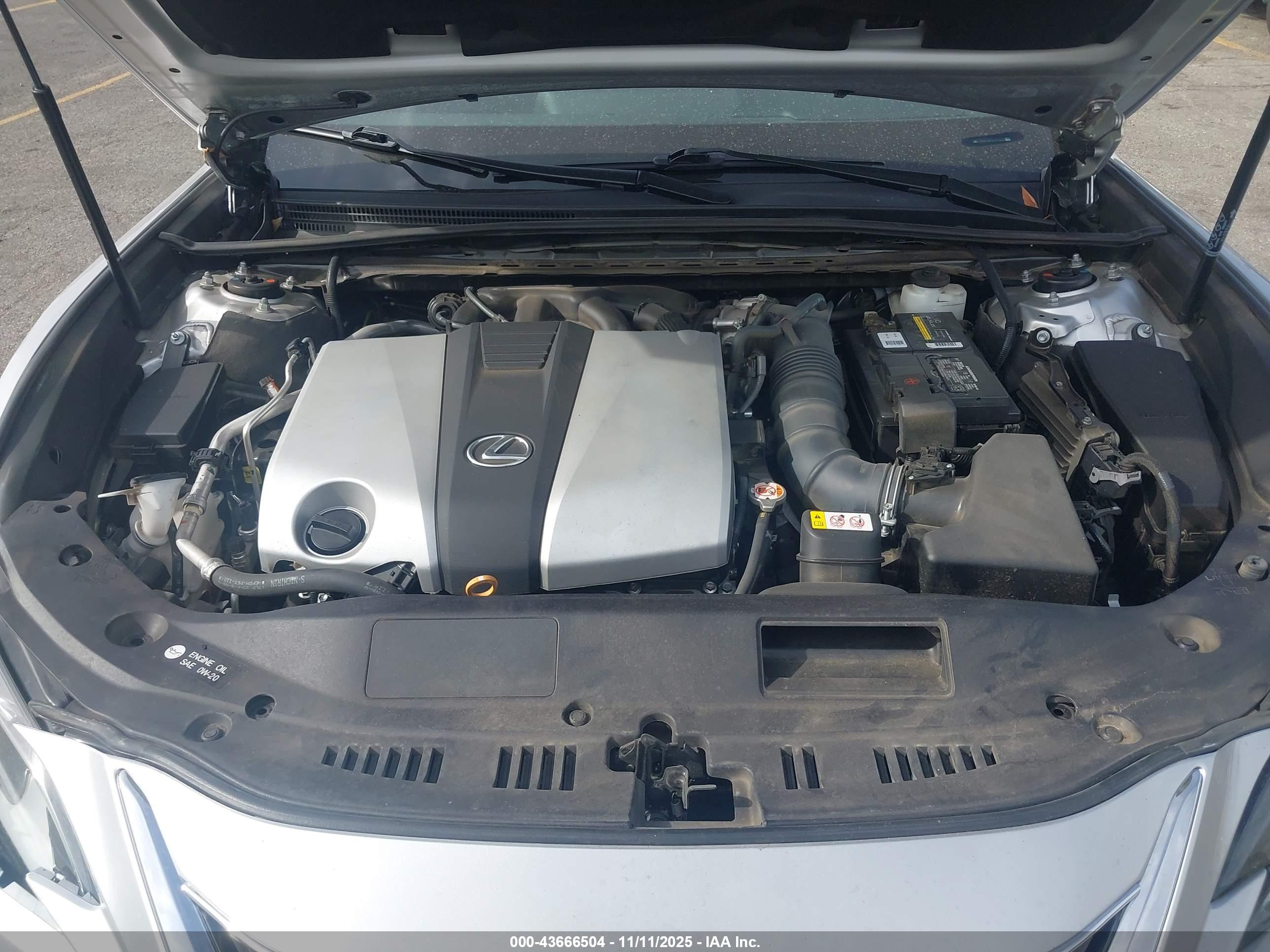 LEXUS ES image 10