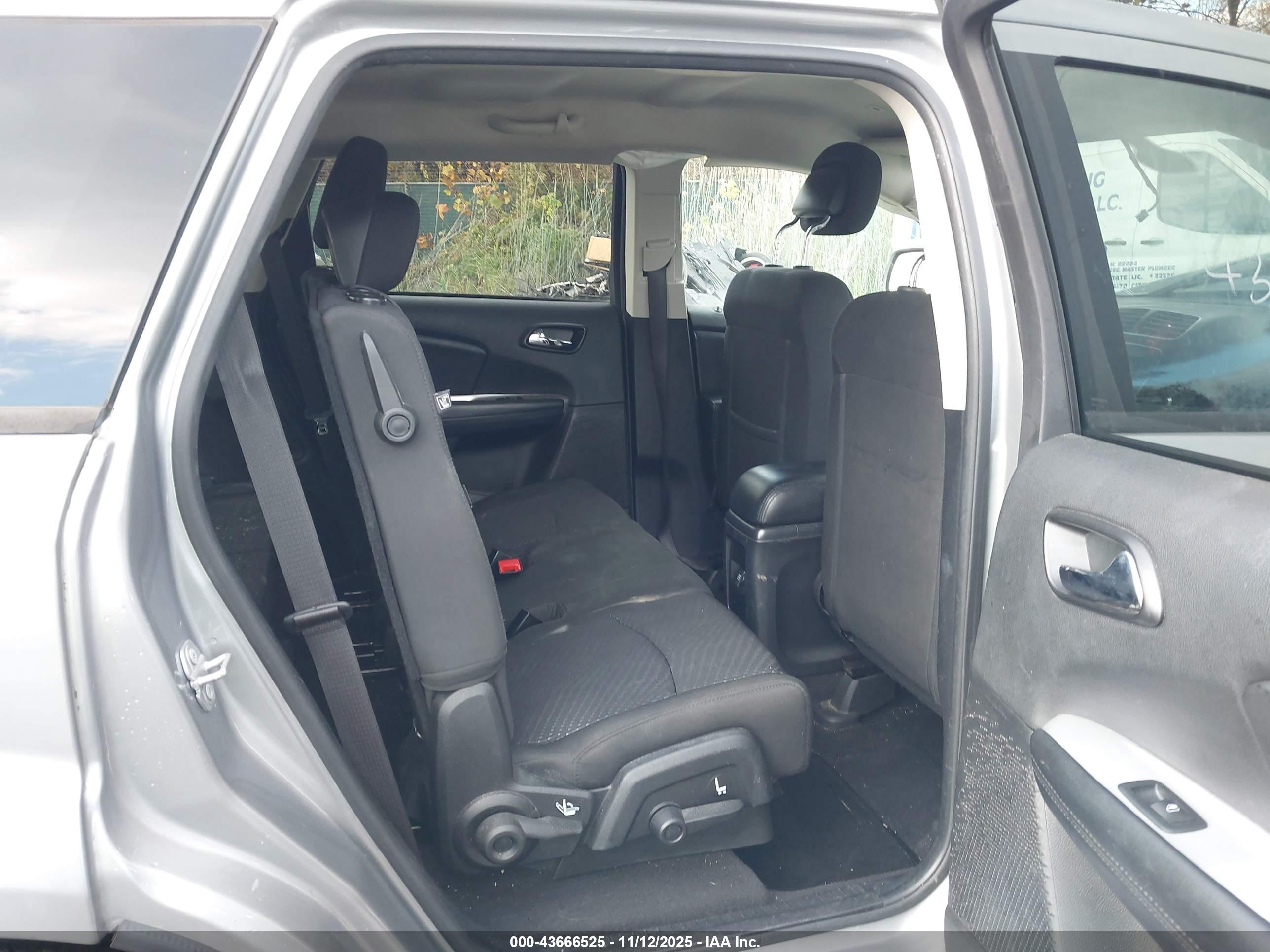 DODGE JOURNEY image 8