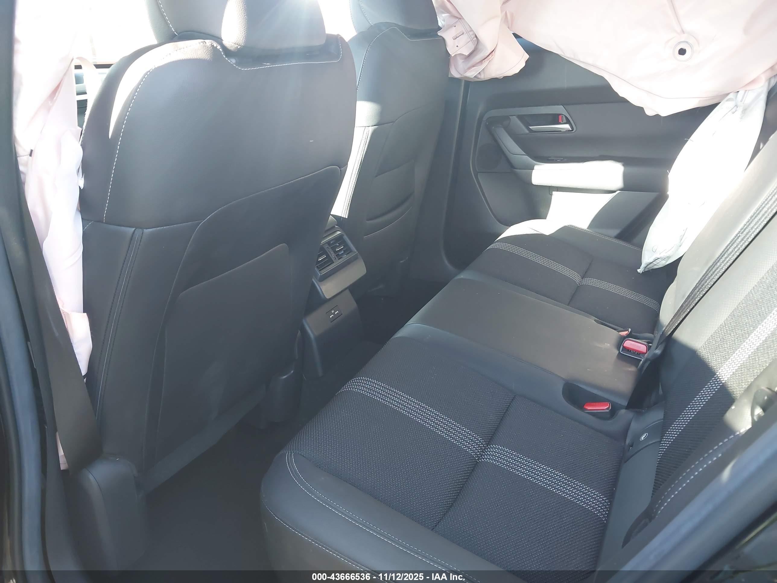 MAZDA CX-50 image 8