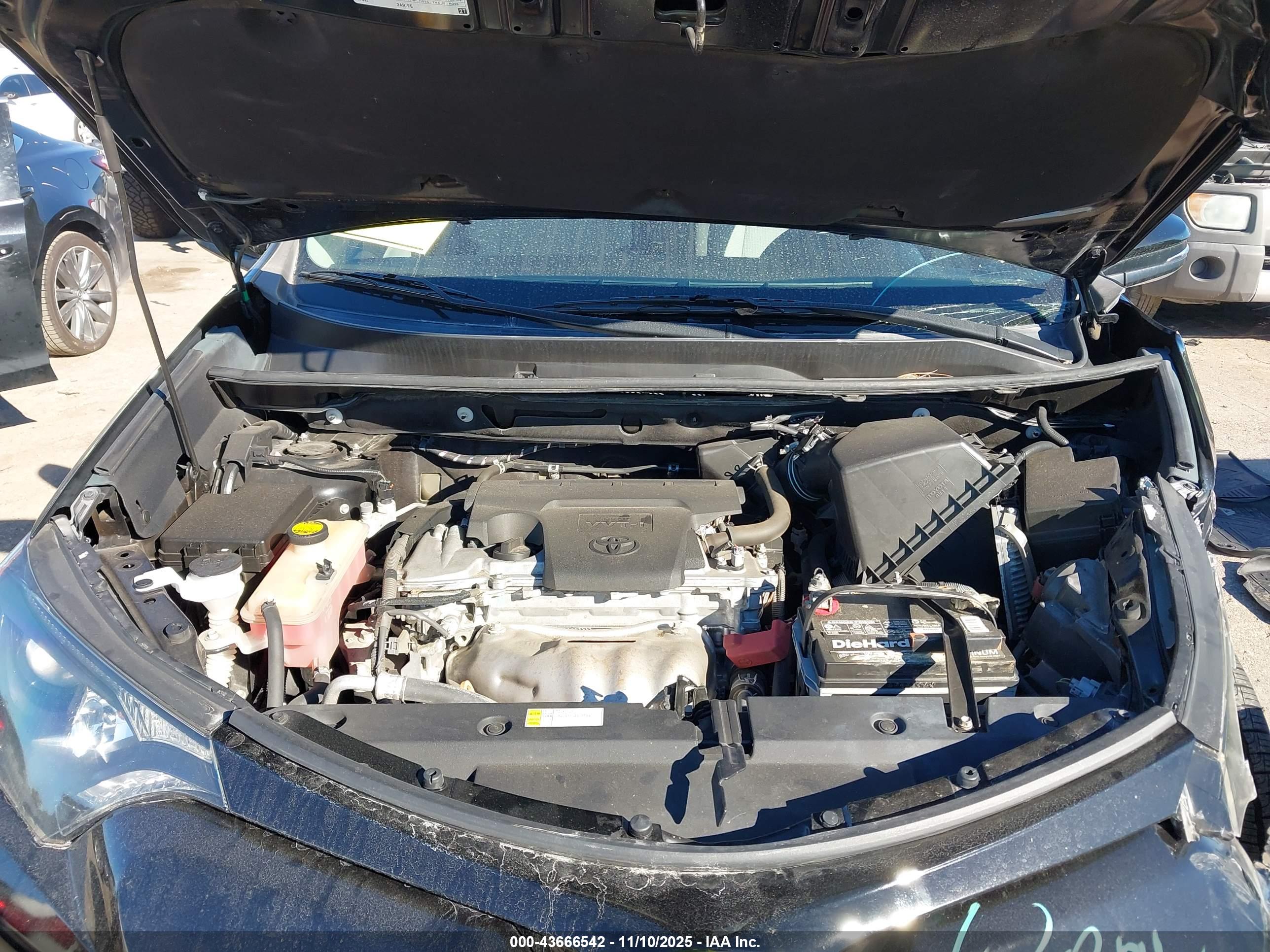 TOYOTA RAV4 image 10