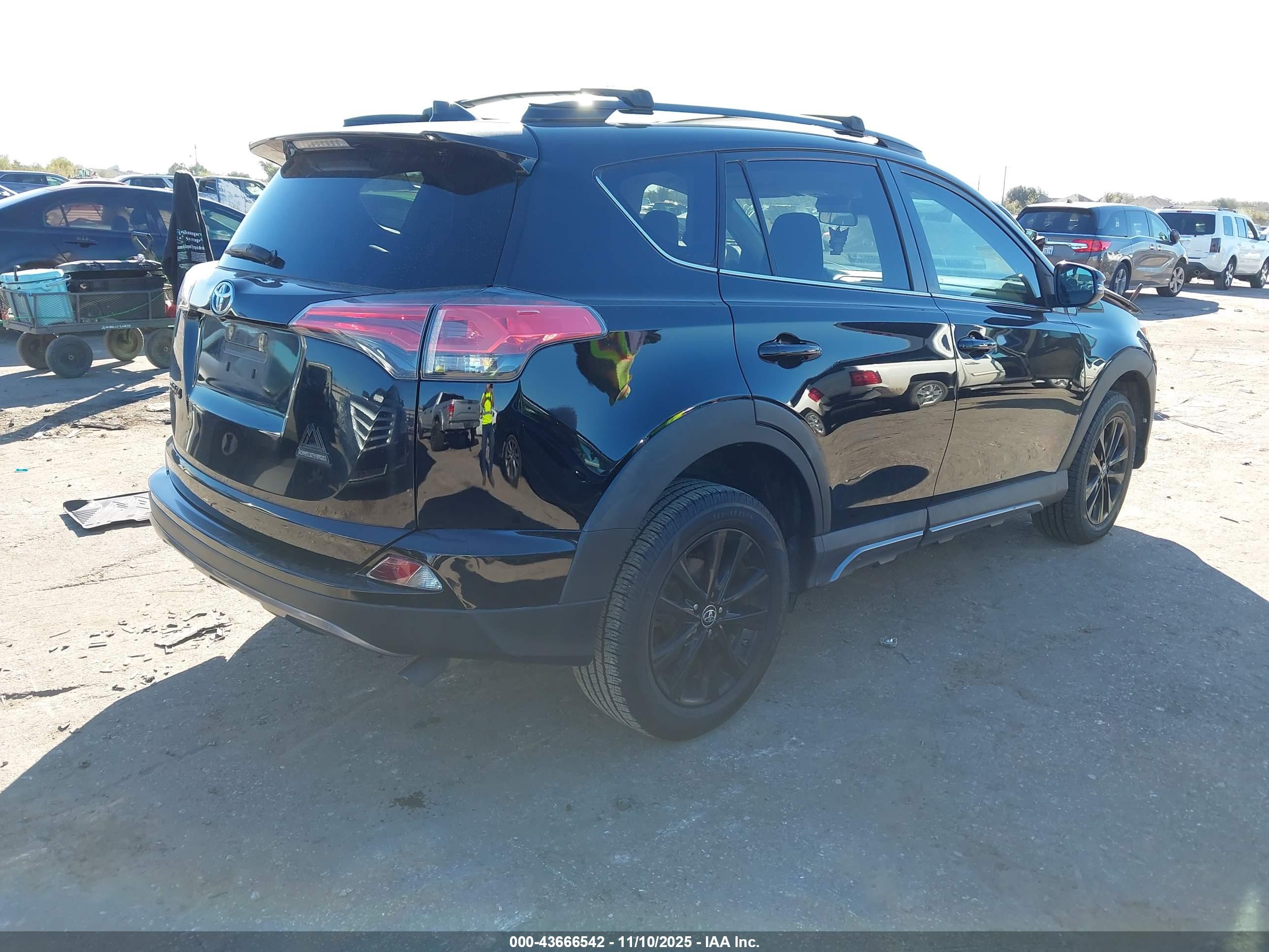 TOYOTA RAV4 image 4