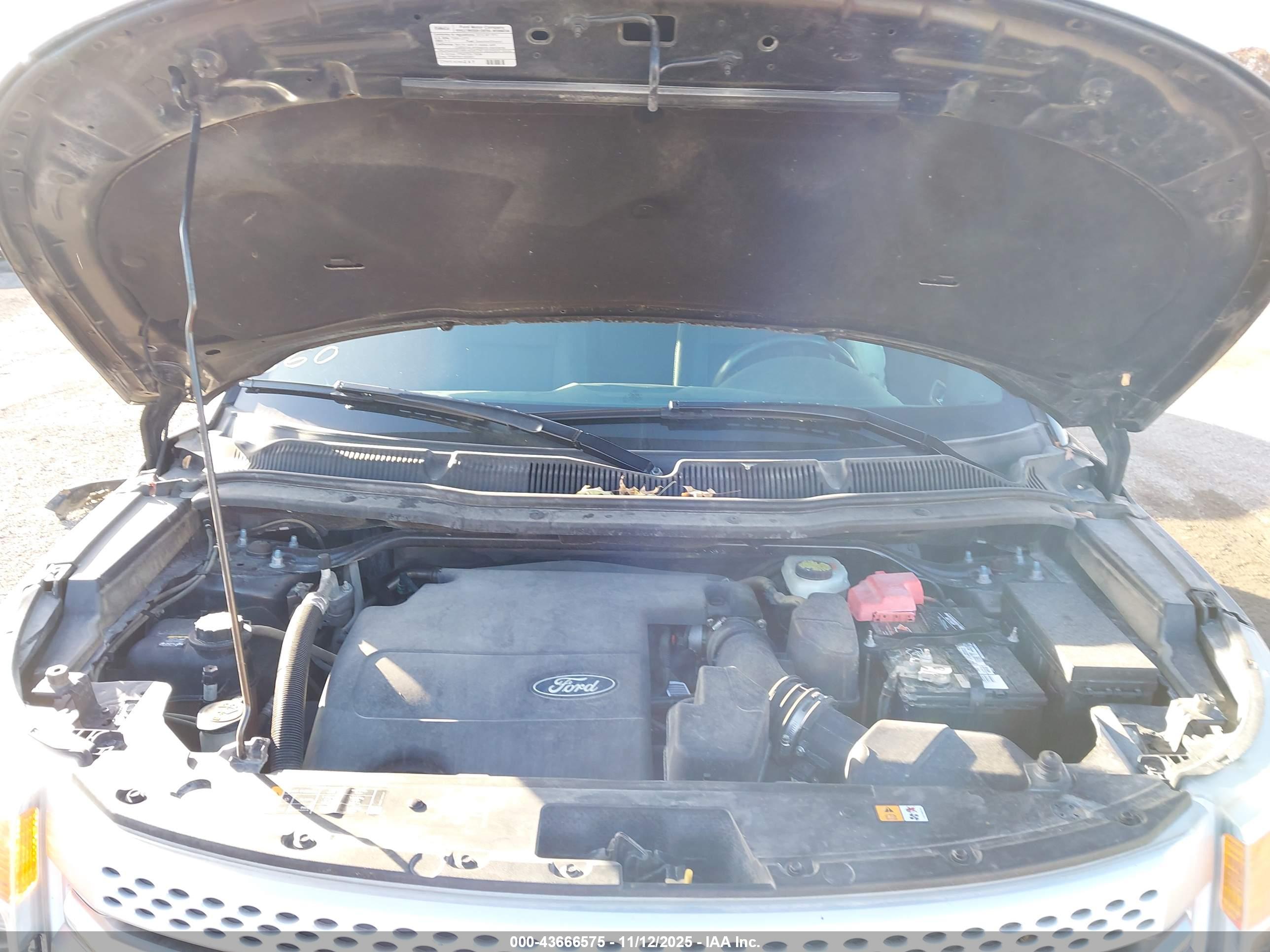 FORD EXPLORER image 10