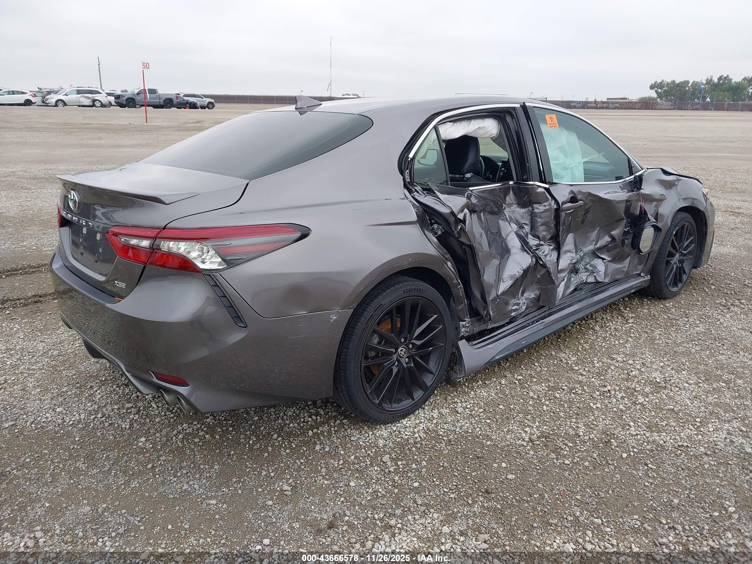 TOYOTA CAMRY image 4