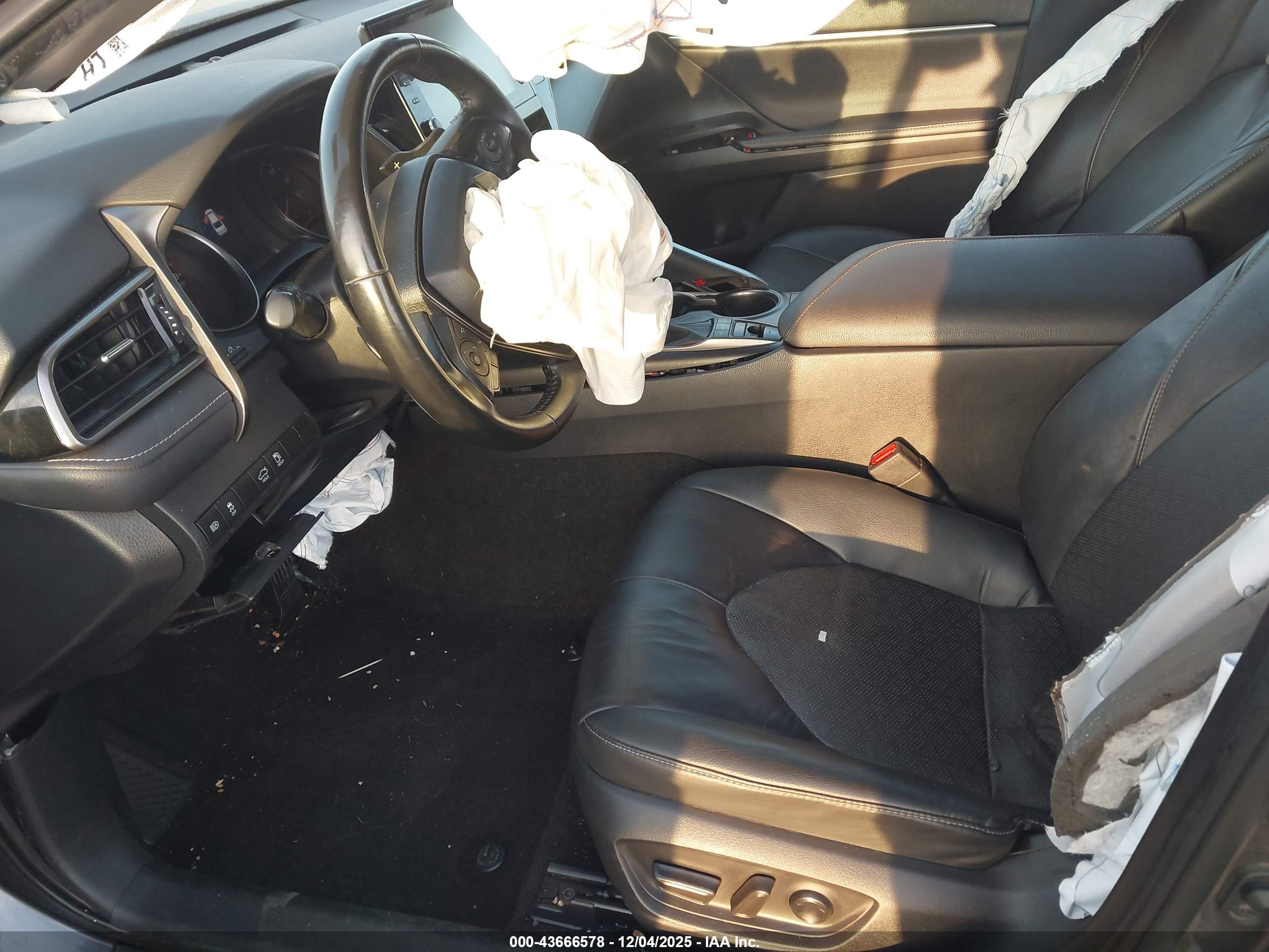 TOYOTA CAMRY image 5