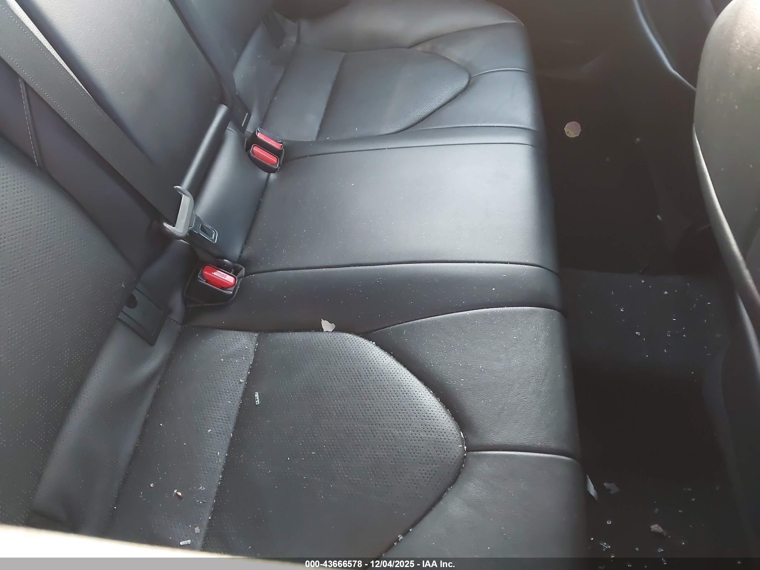 TOYOTA CAMRY image 8