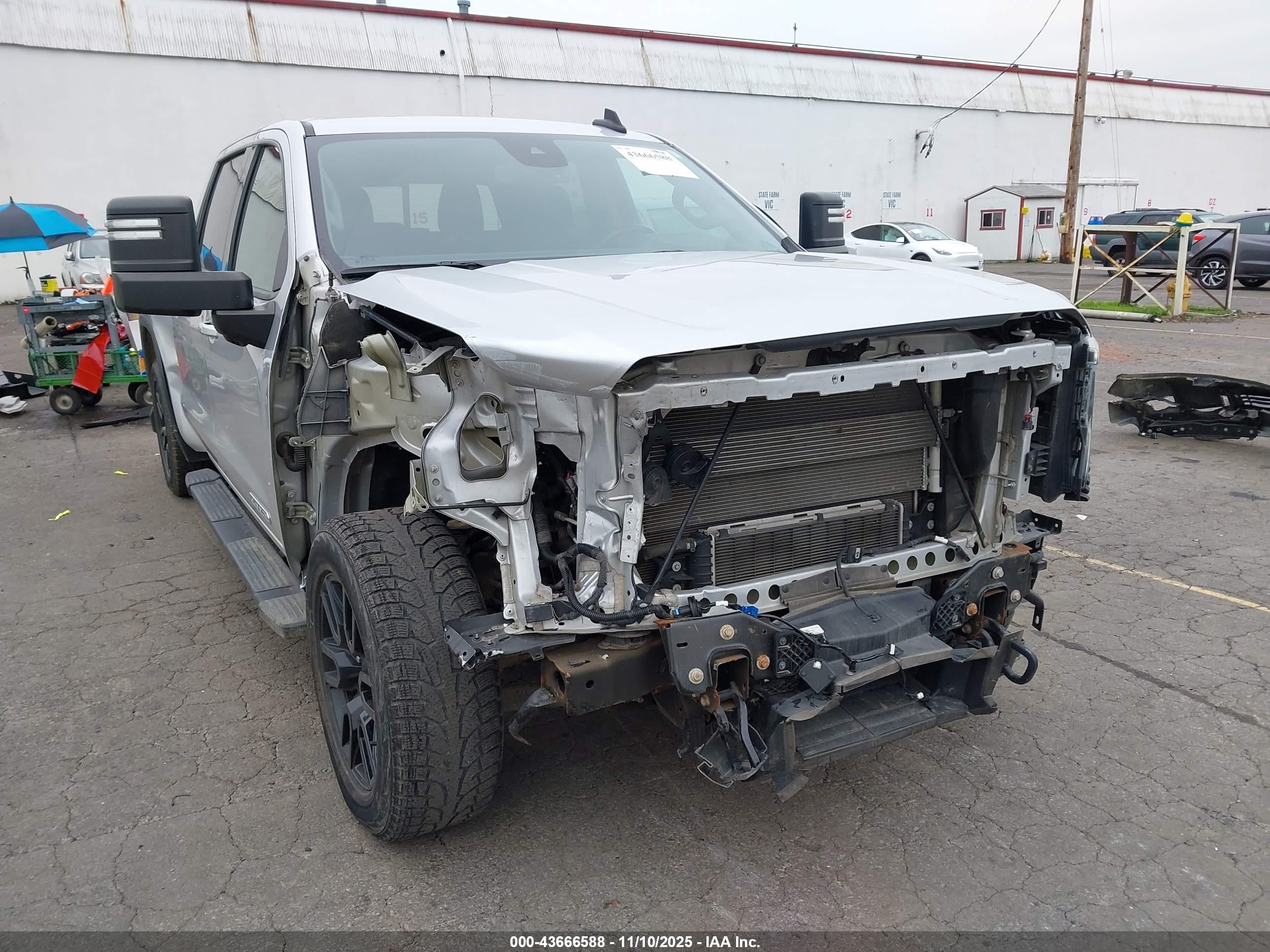 GMC SIERRA image 6