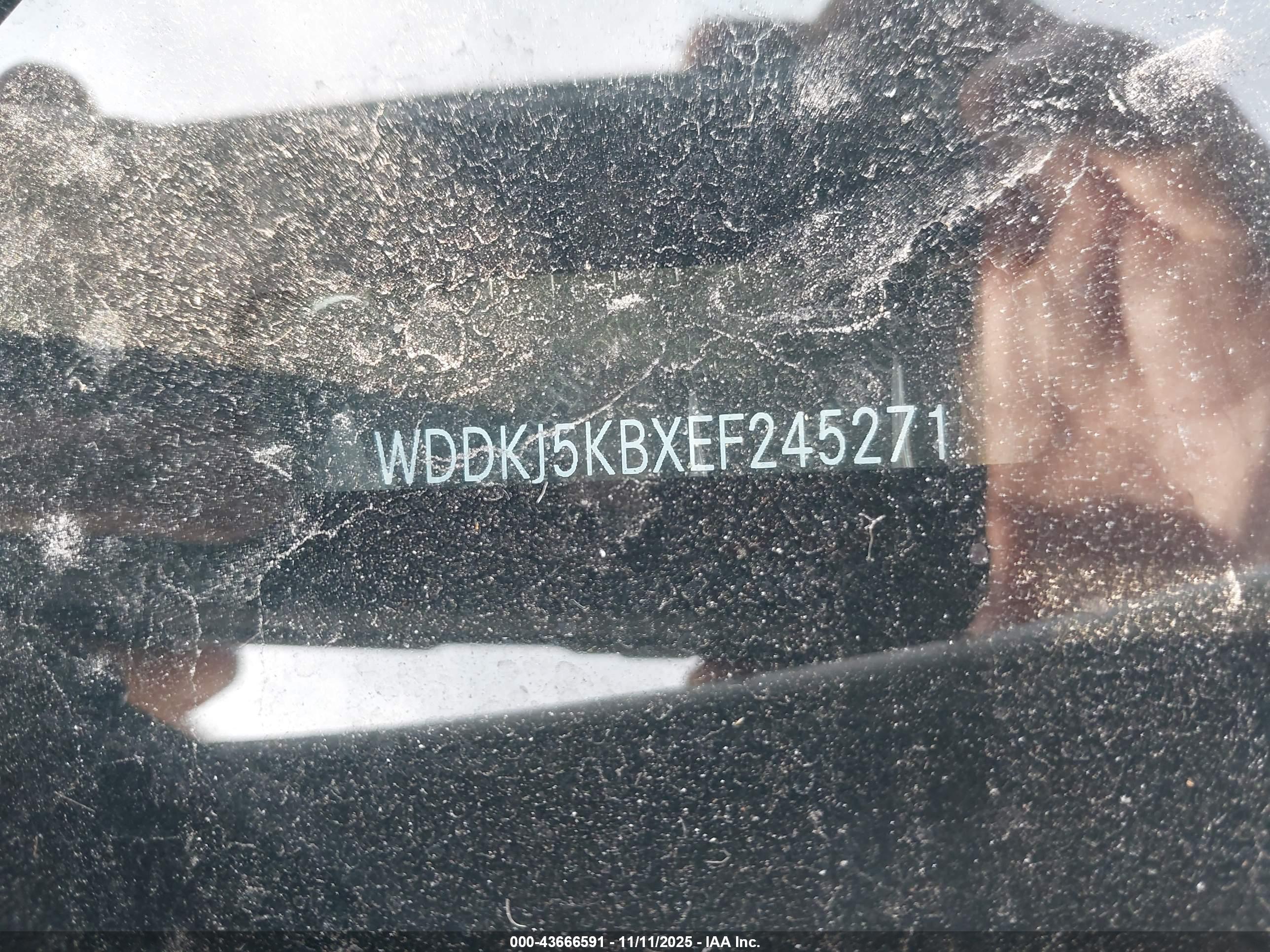 MERCEDES-BENZ E image 9