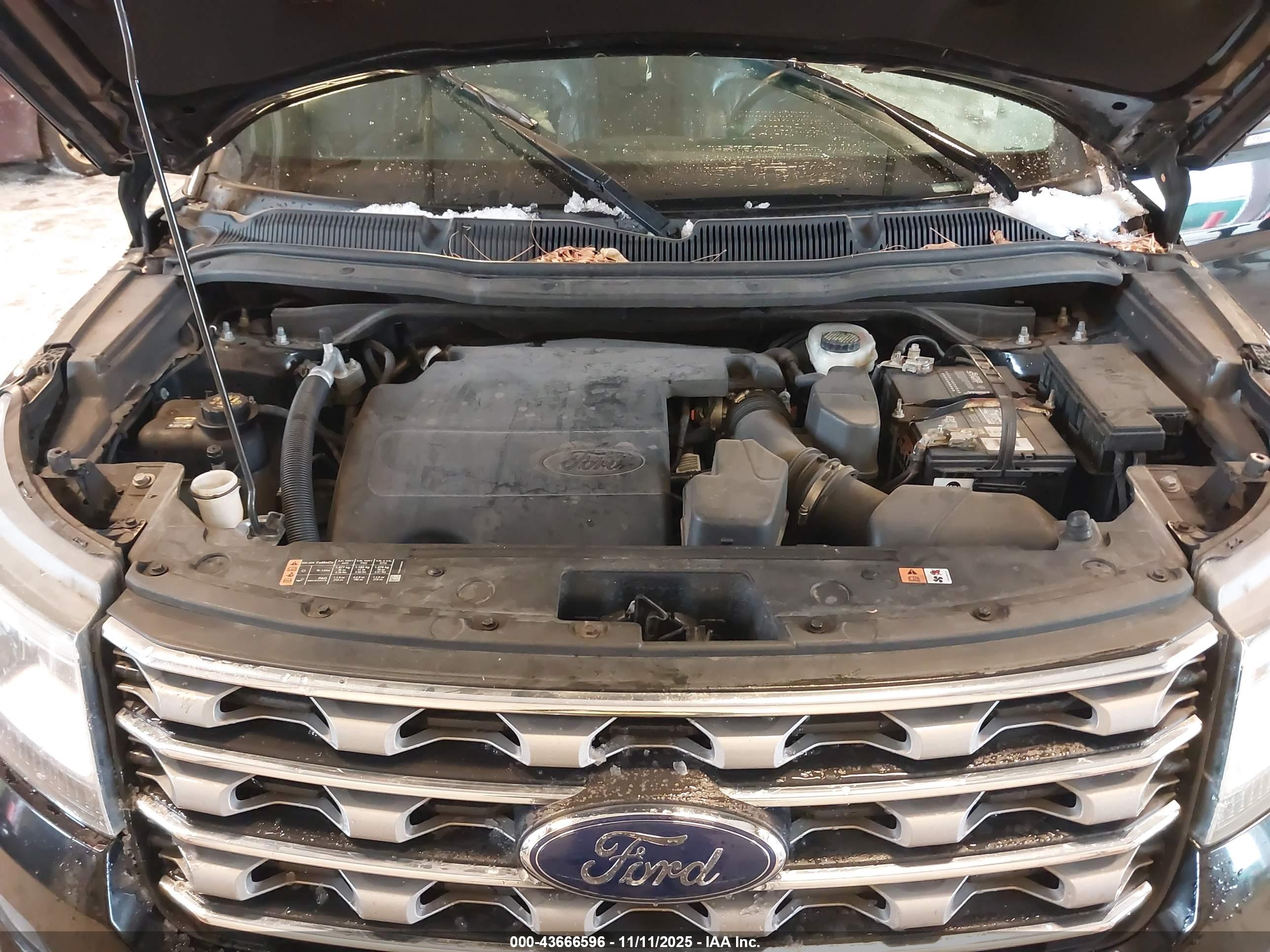 FORD EXPLORER image 10