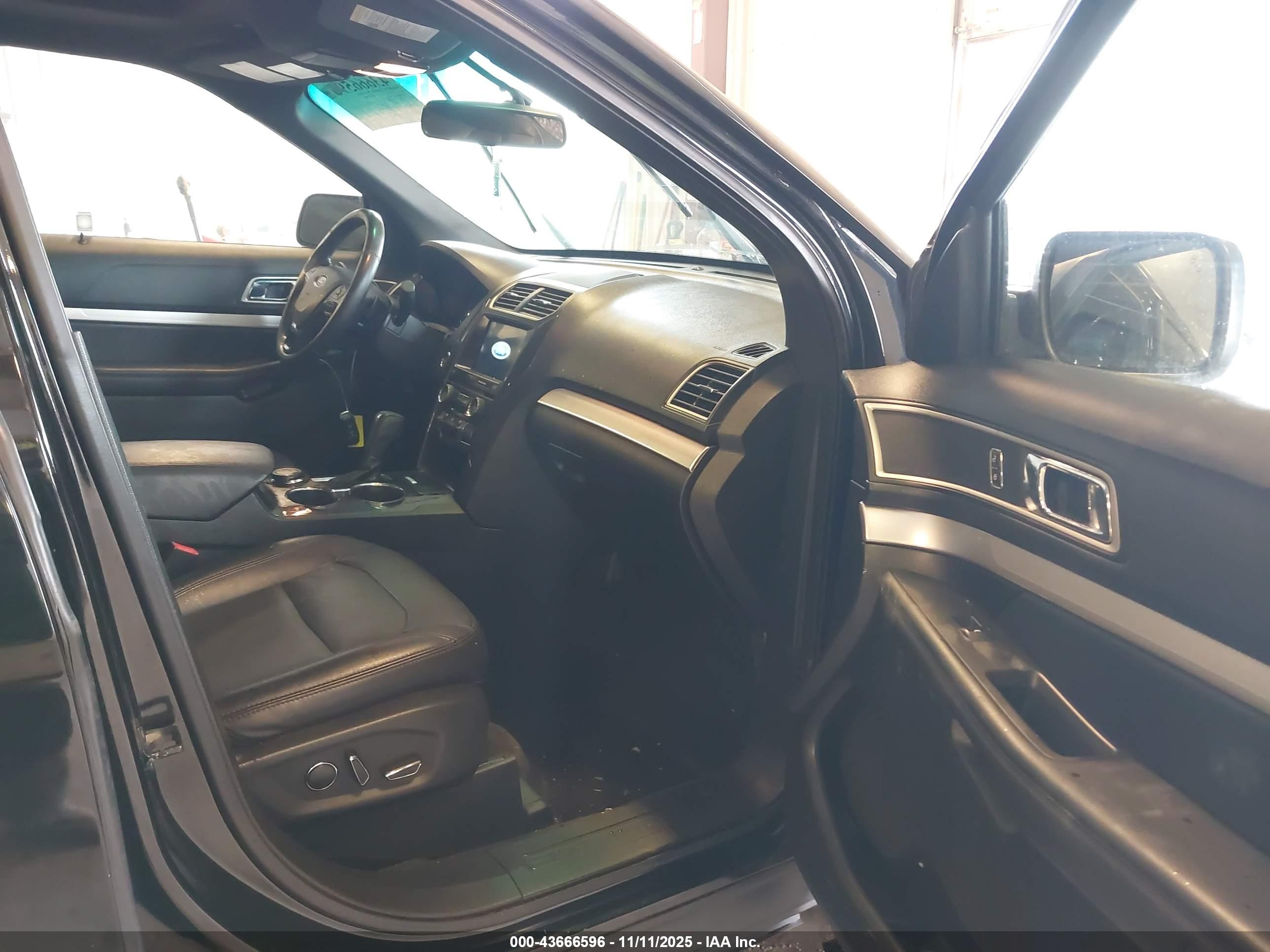 FORD EXPLORER image 5