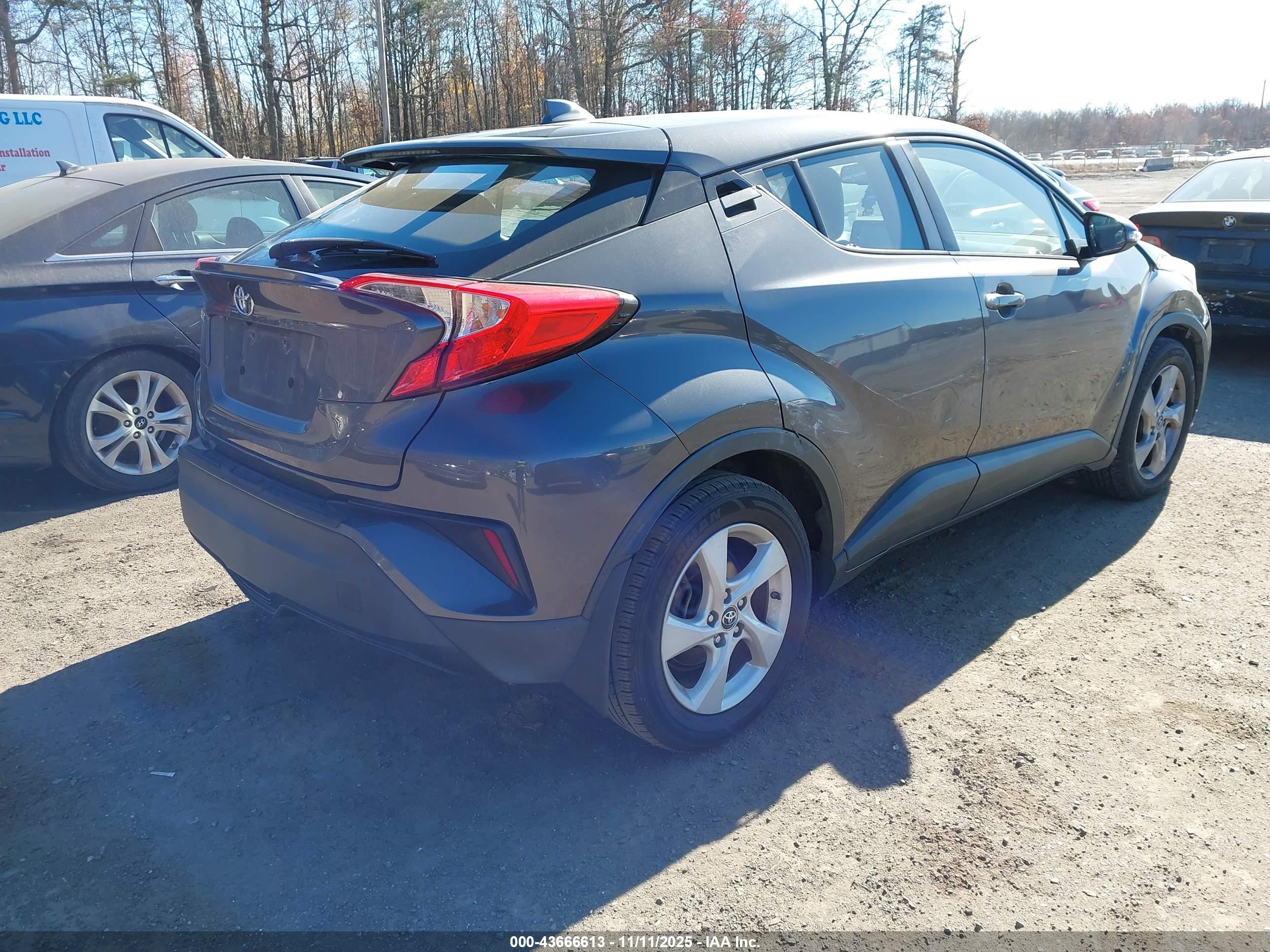 TOYOTA C-HR image 4