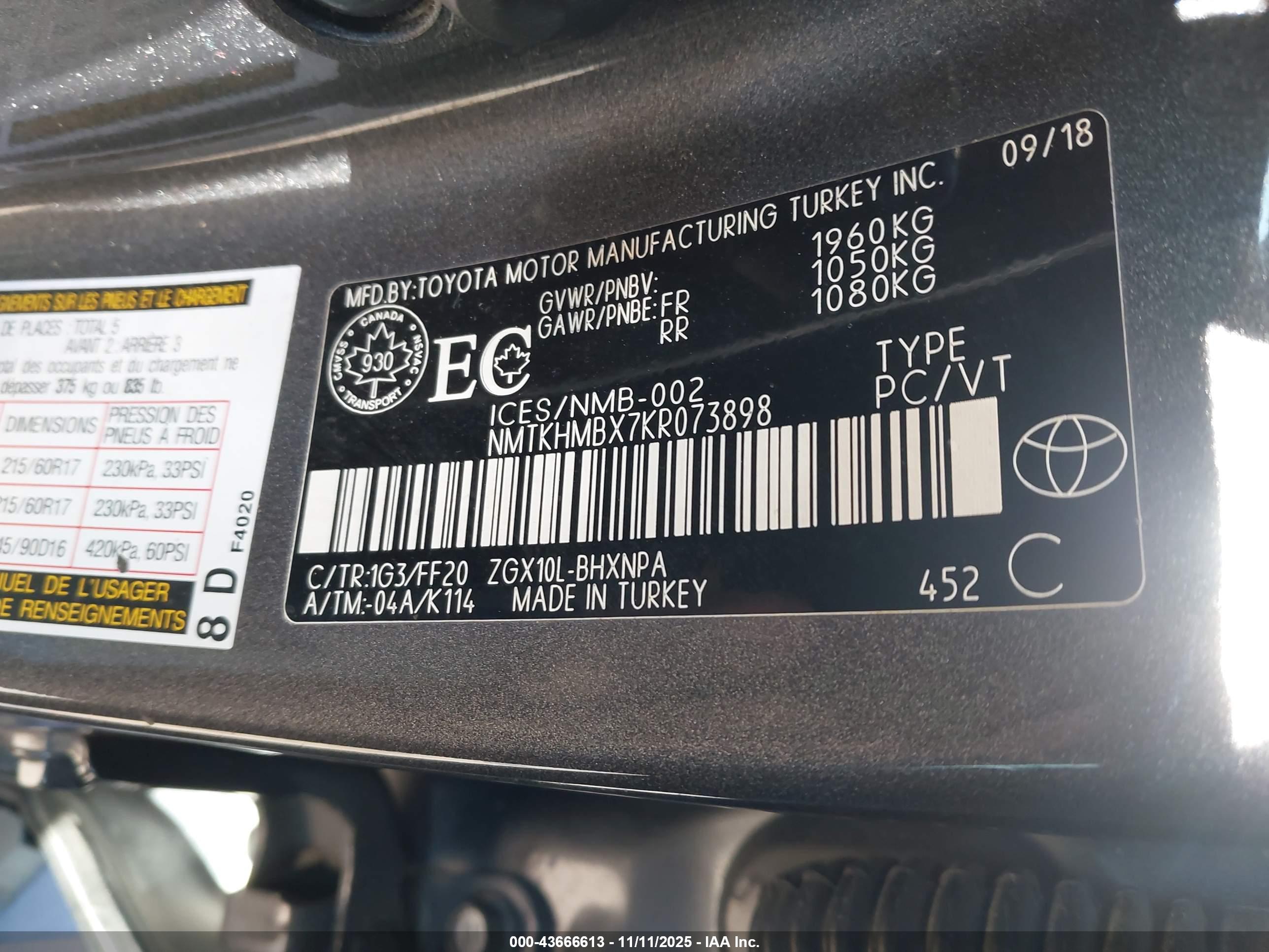 TOYOTA C-HR image 9