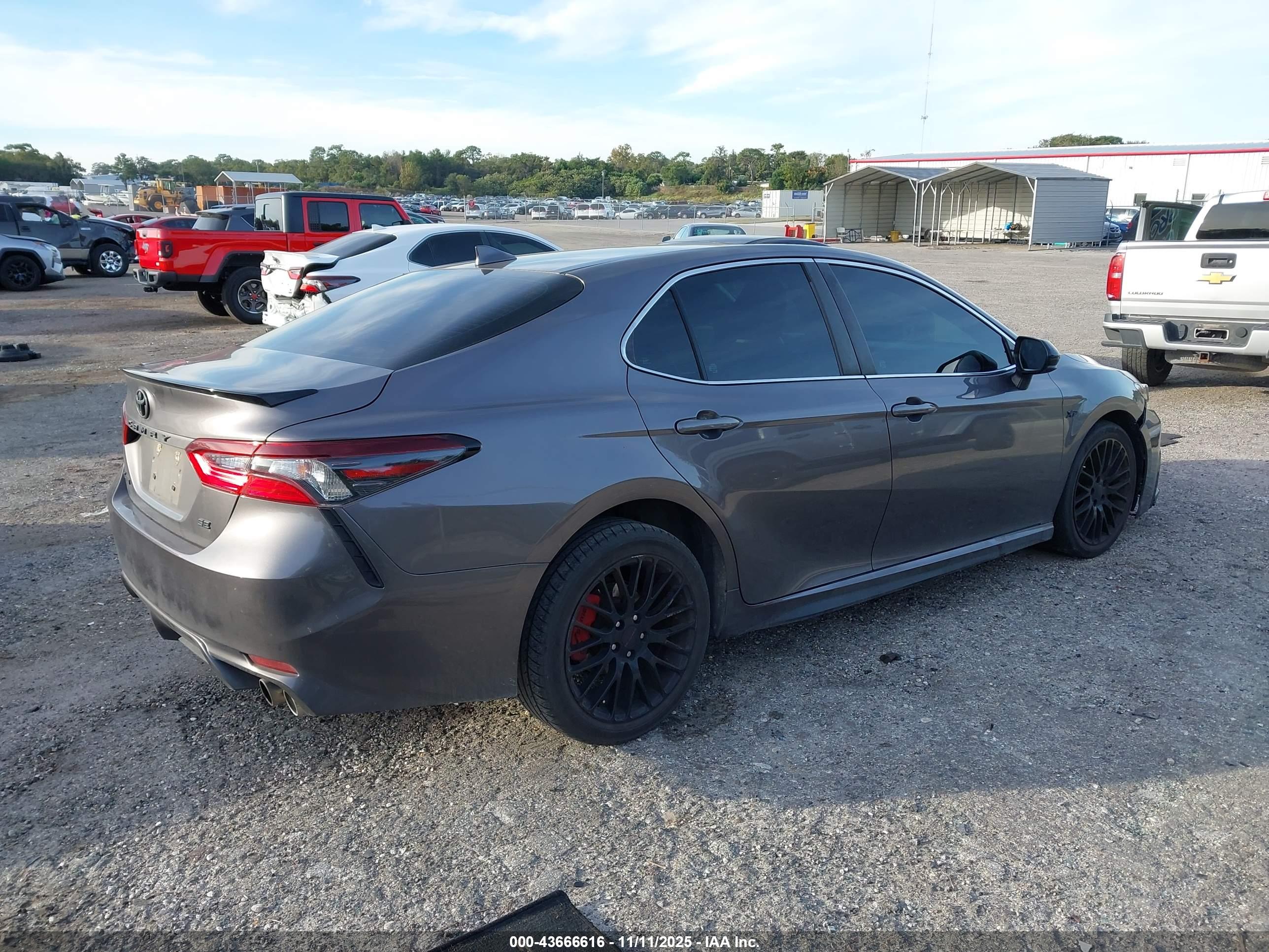 TOYOTA CAMRY image 4
