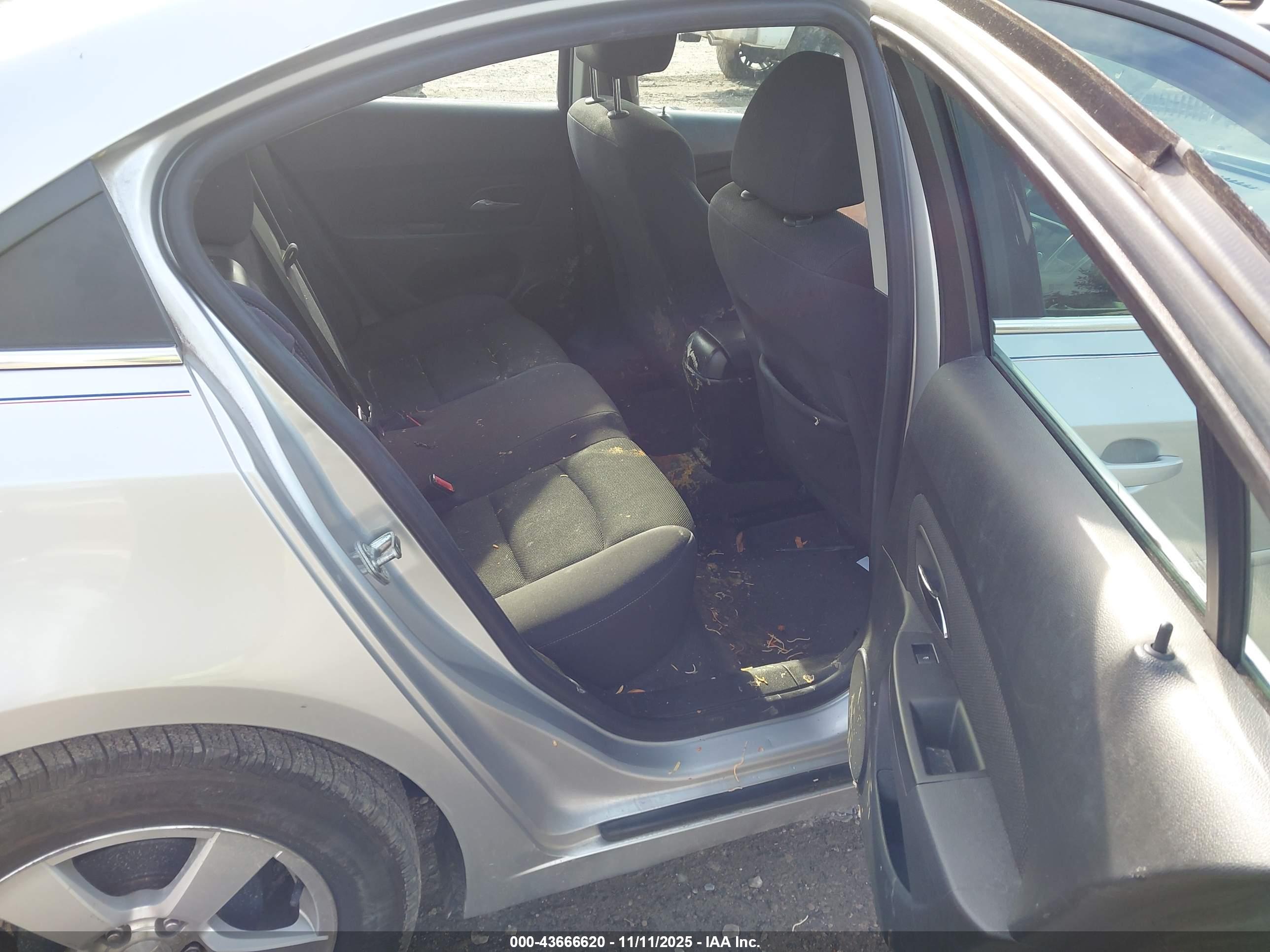 CHEVROLET CRUZE image 8