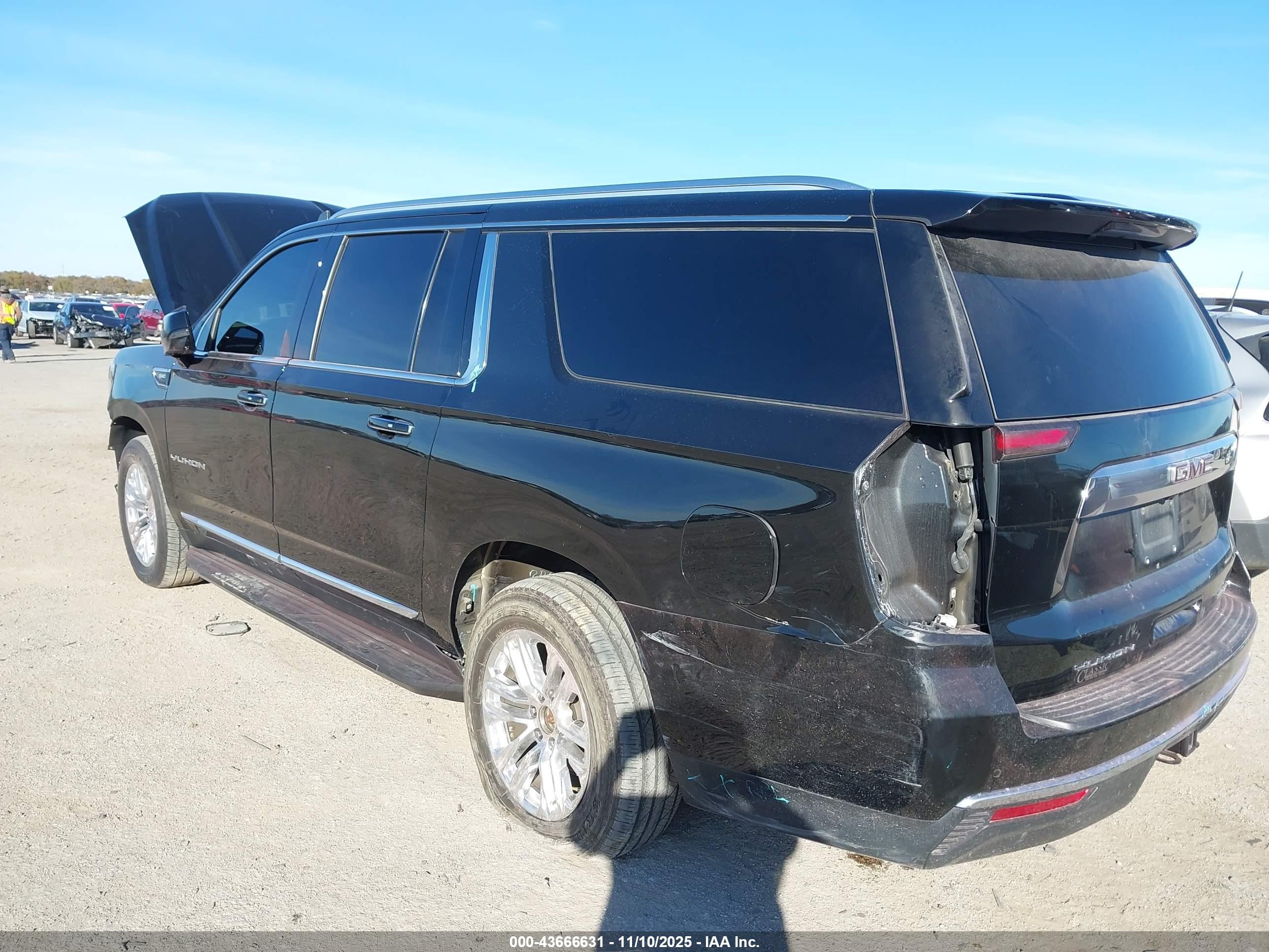 GMC YUKON image 3