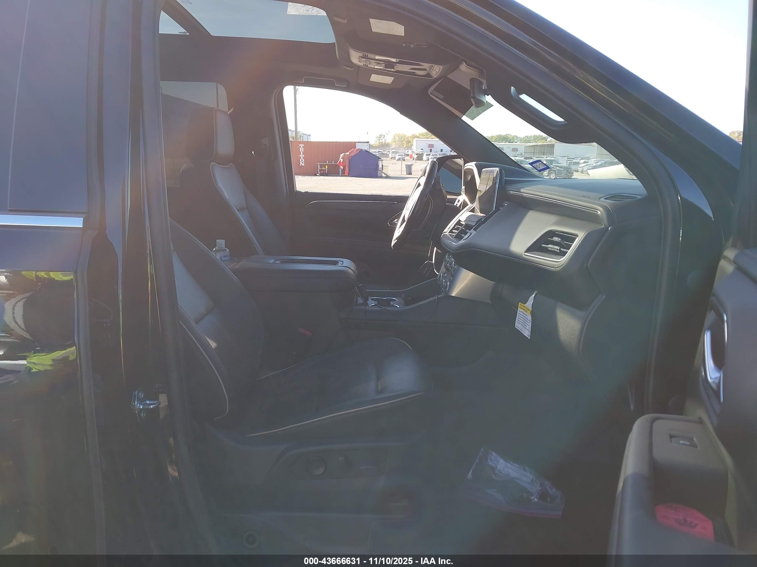 GMC YUKON image 5