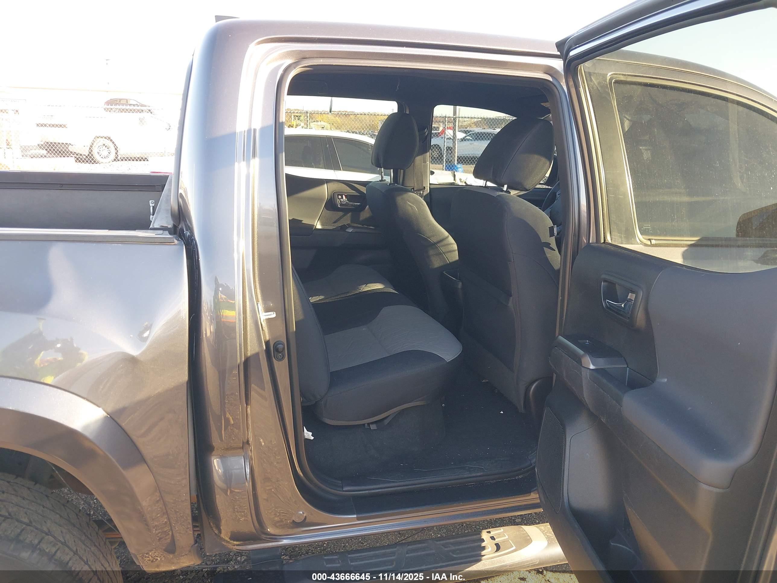 TOYOTA TACOMA image 8