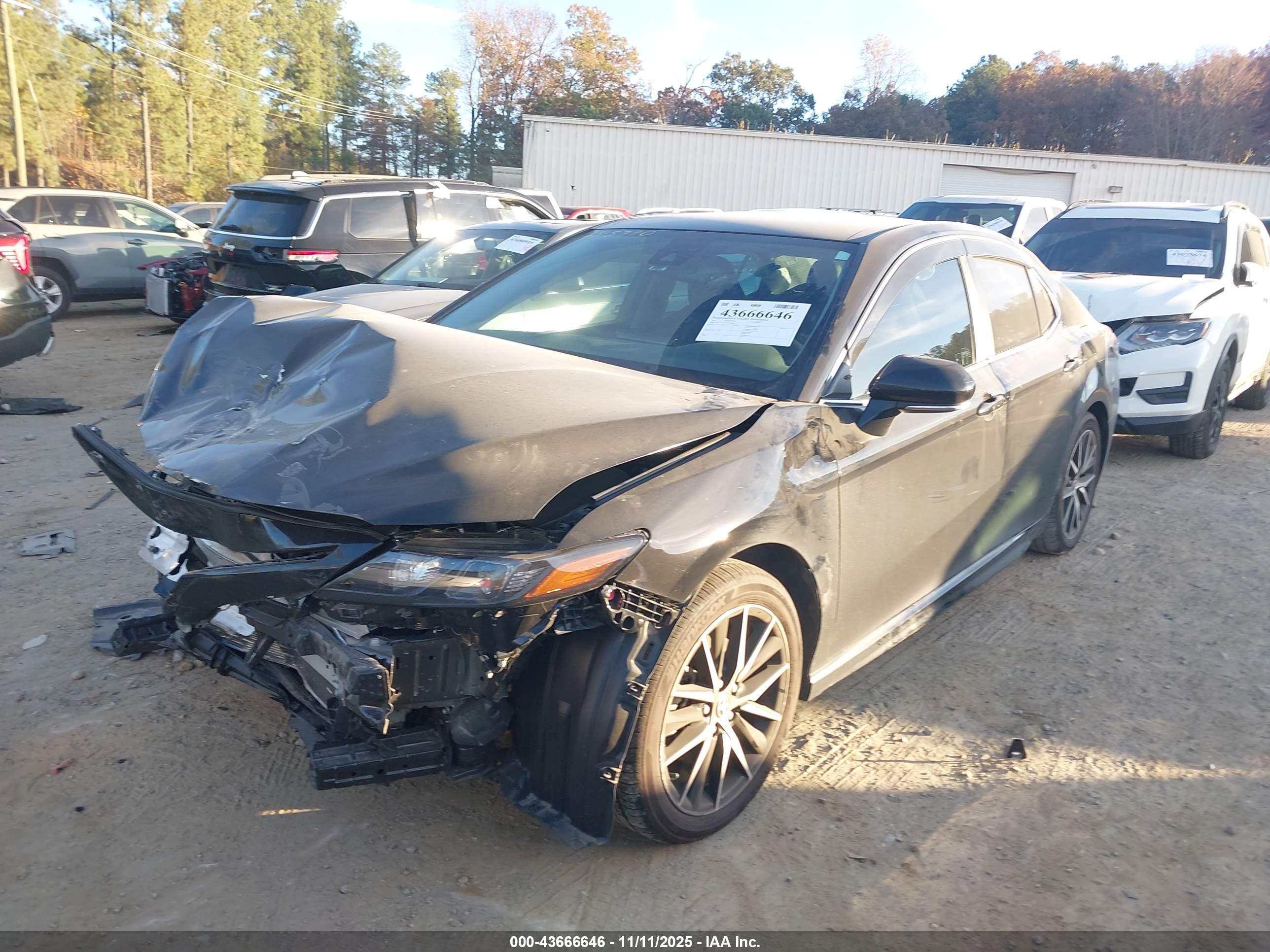 TOYOTA CAMRY image 2