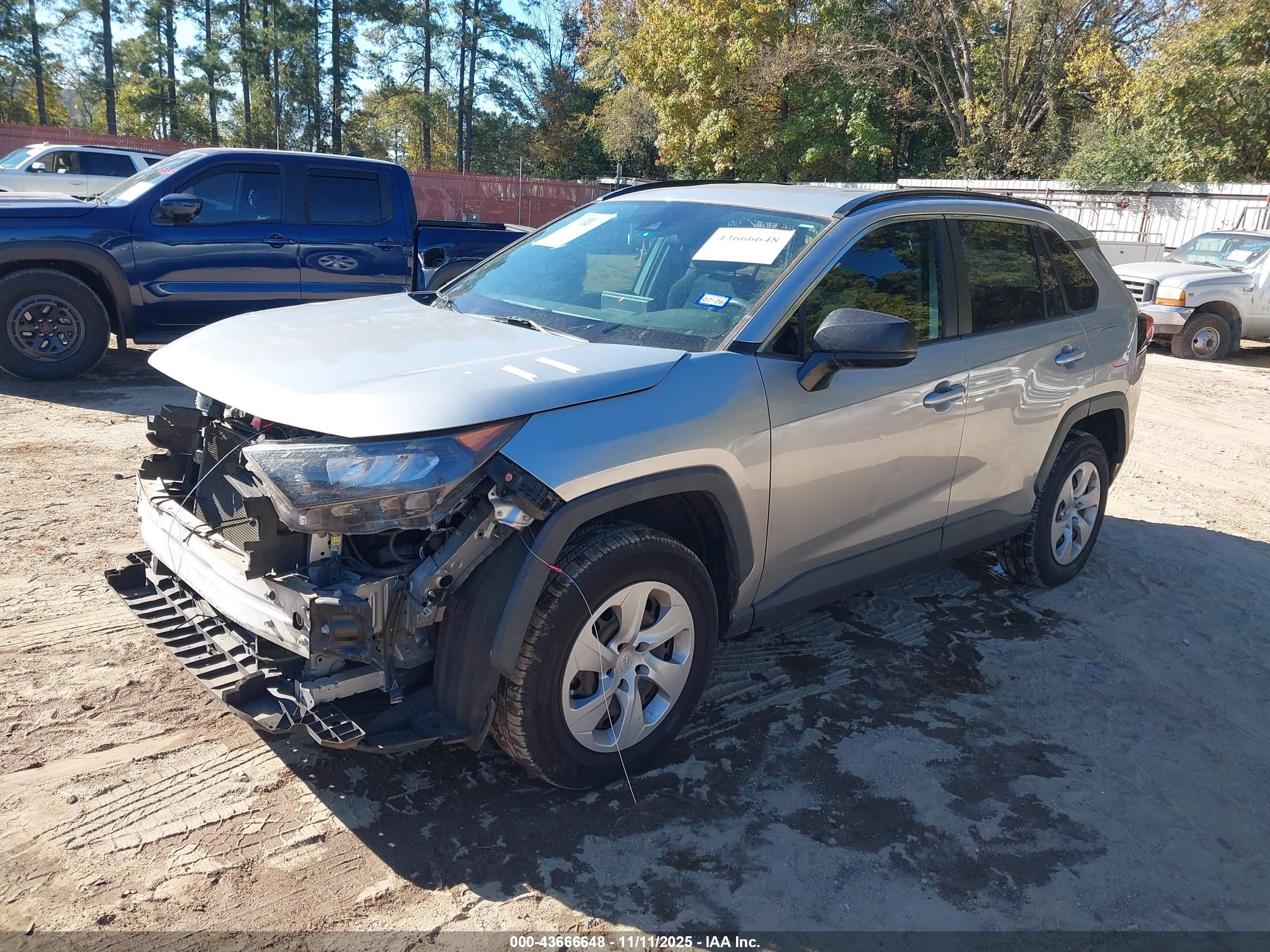 TOYOTA RAV4 image 2