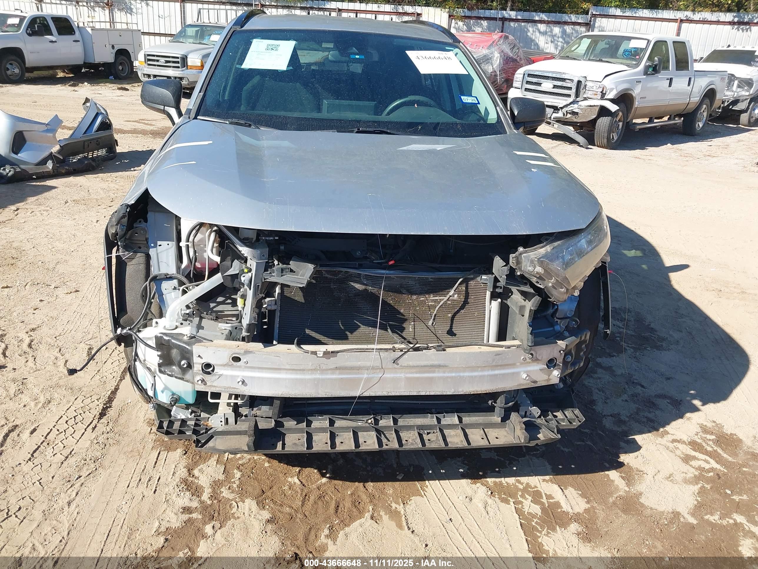 TOYOTA RAV4 image 6