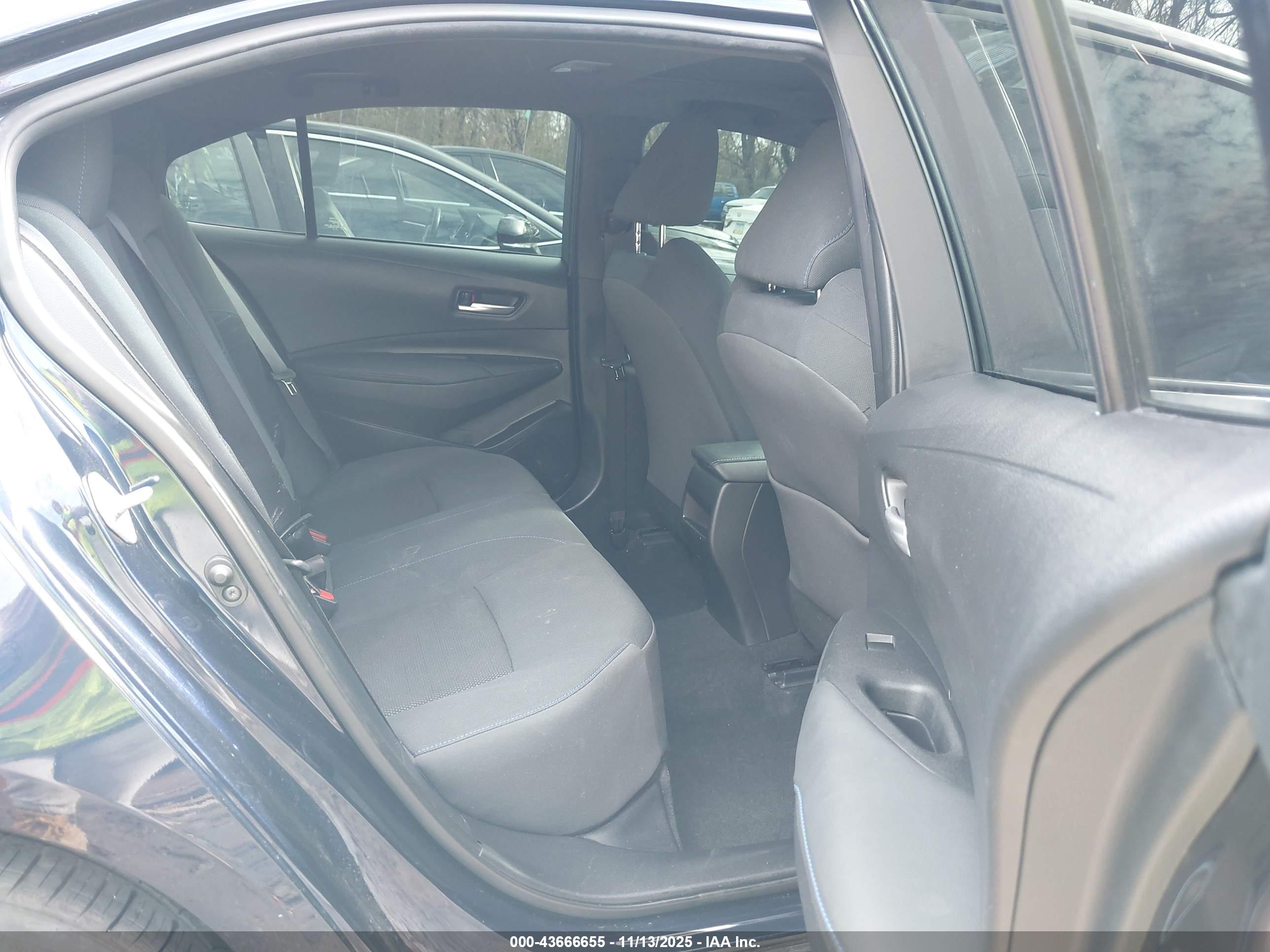 TOYOTA COROLLA image 8