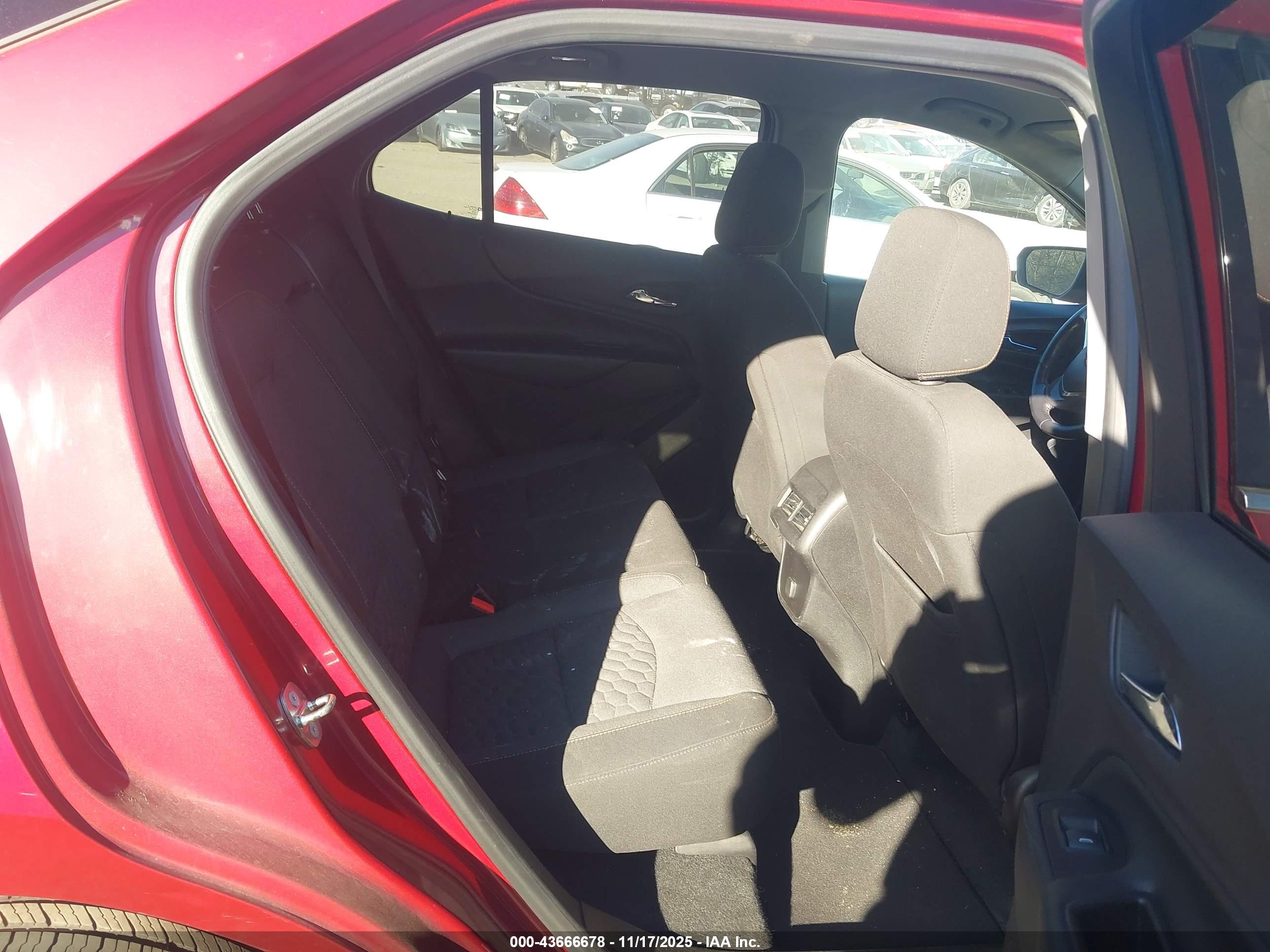 CHEVROLET EQUINOX image 8