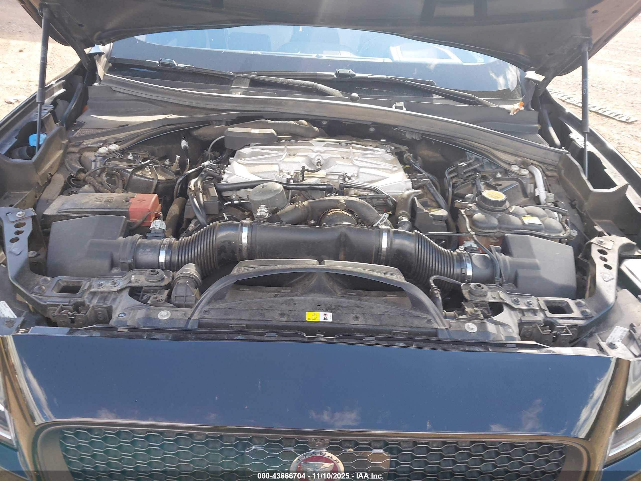 JAGUAR F-PACE image 10