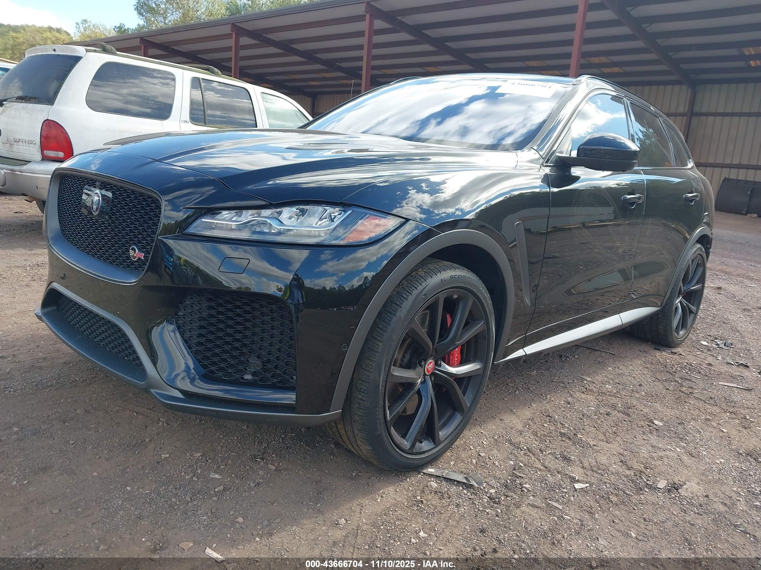 JAGUAR F-PACE image 2