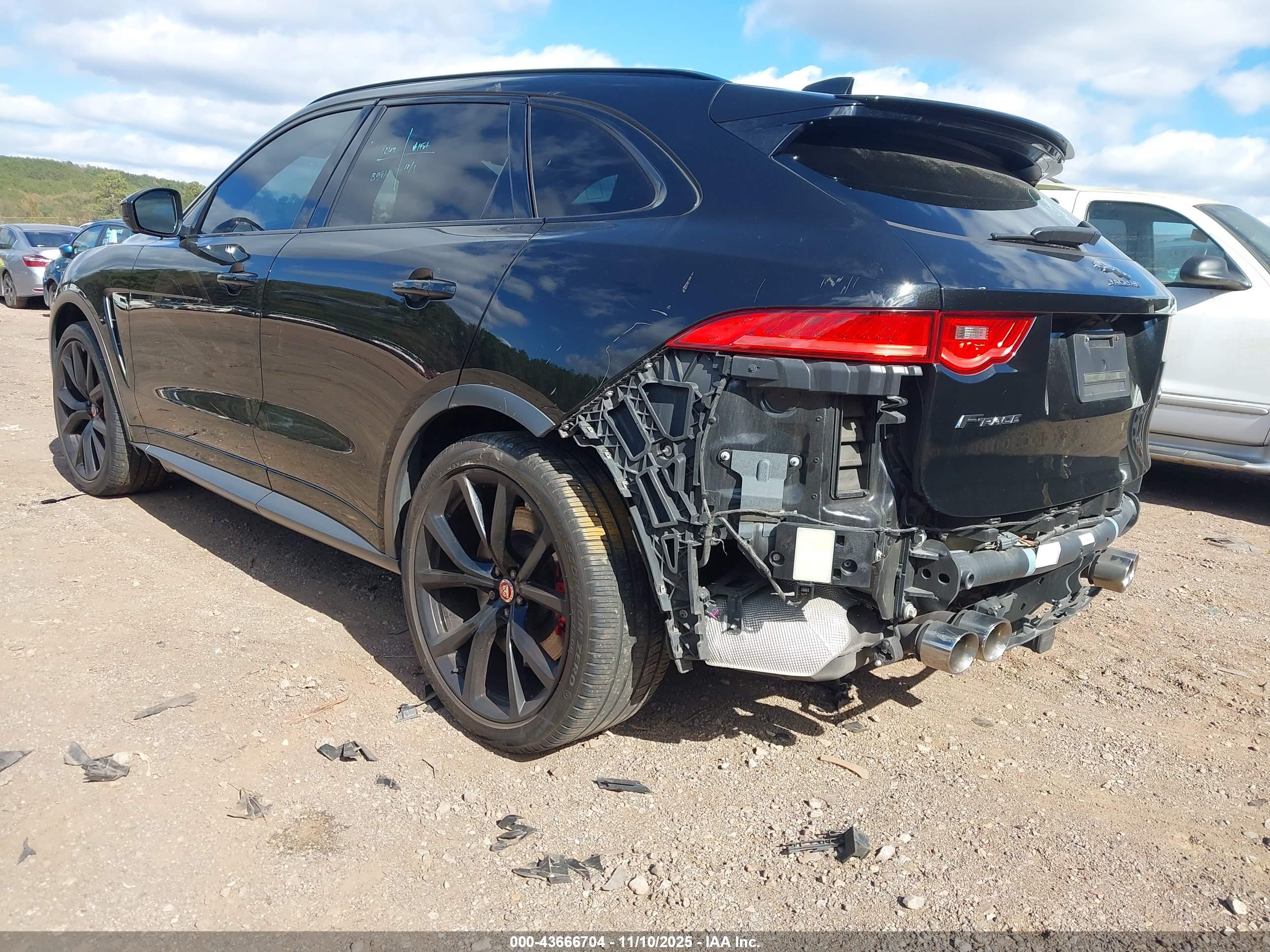 JAGUAR F-PACE image 3