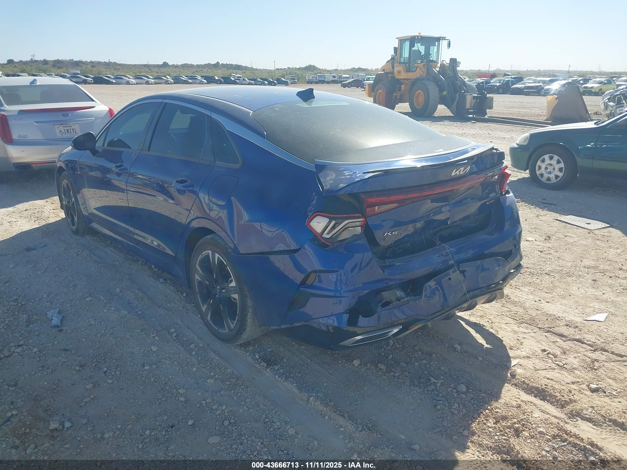 KIA K5 image 3
