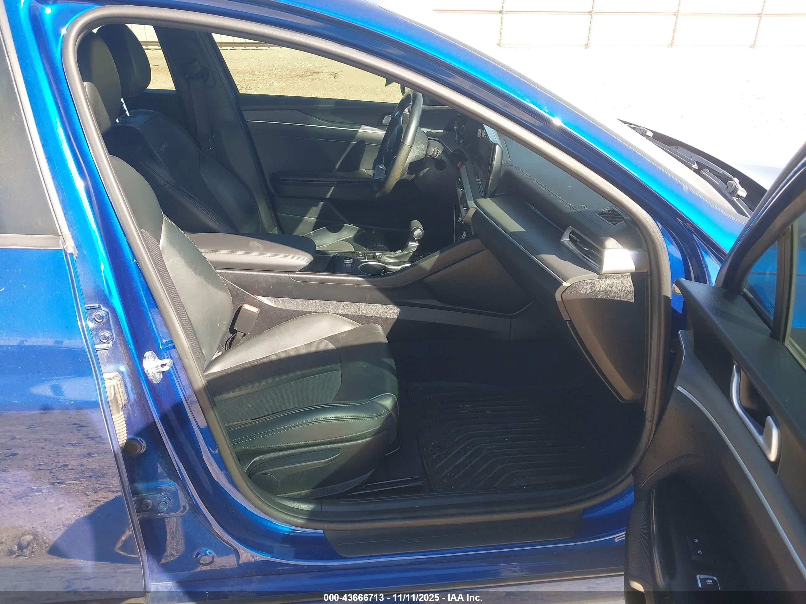 KIA K5 image 5