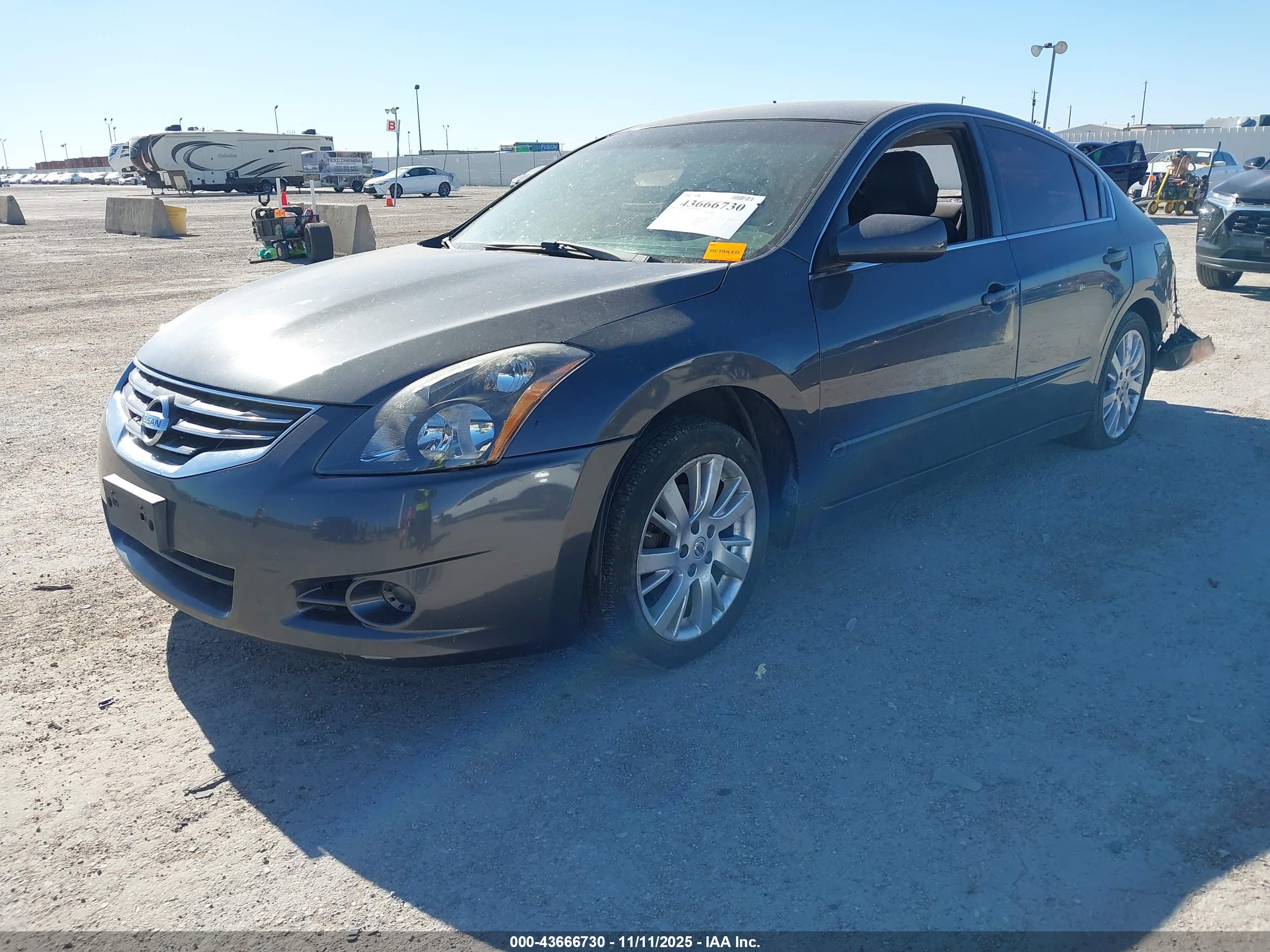 NISSAN ALTIMA image 2