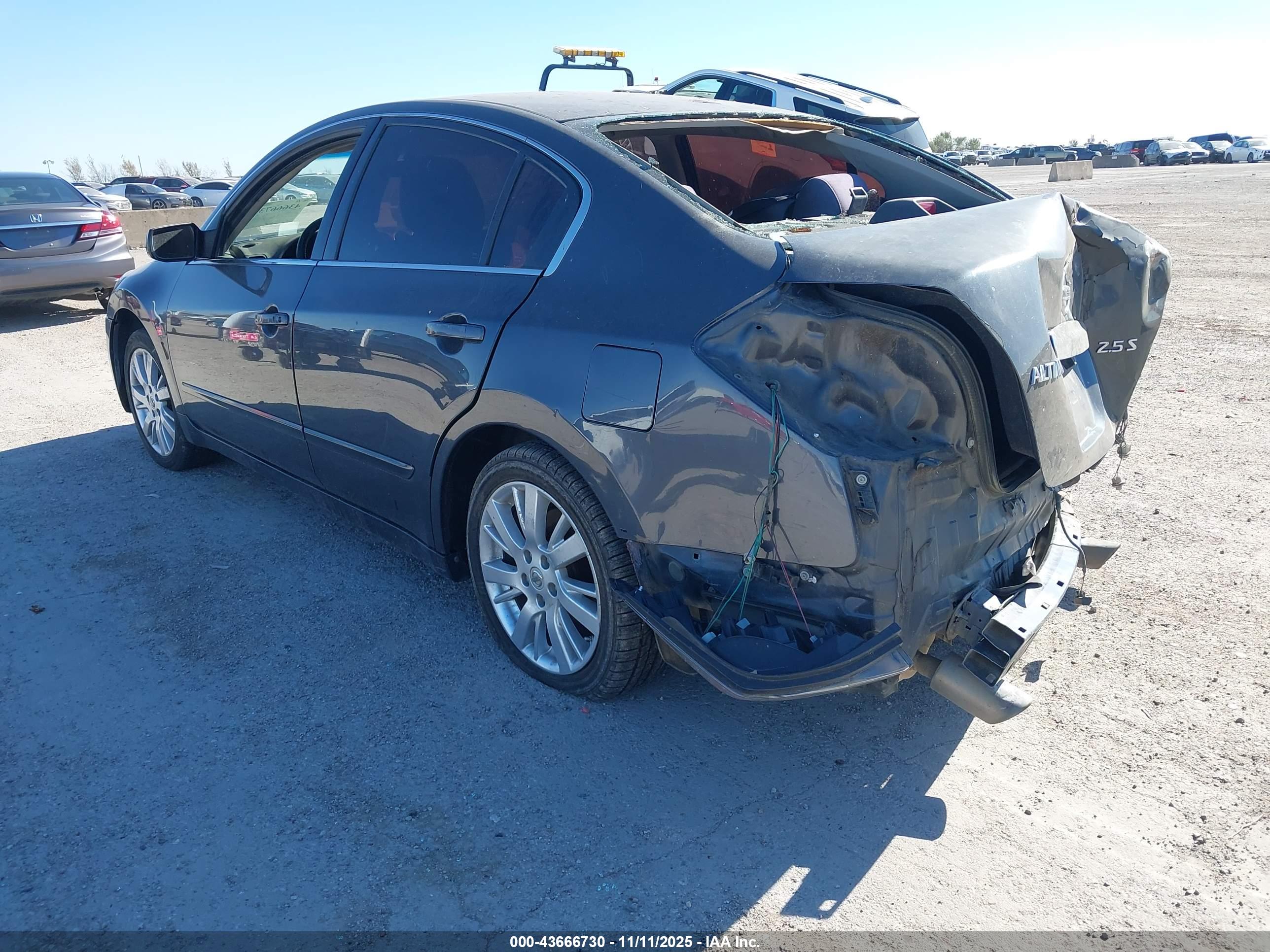 NISSAN ALTIMA image 3