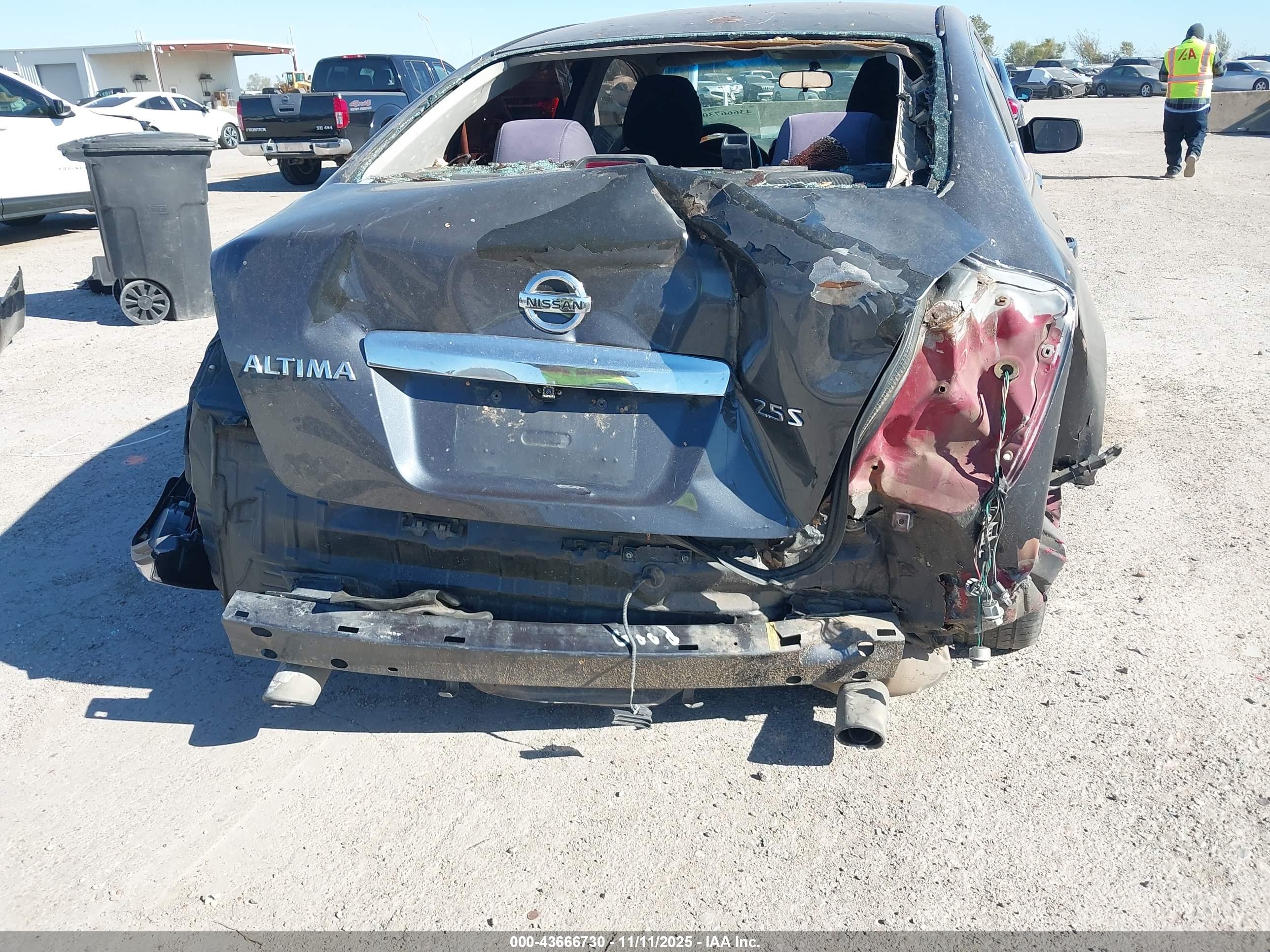 NISSAN ALTIMA image 6
