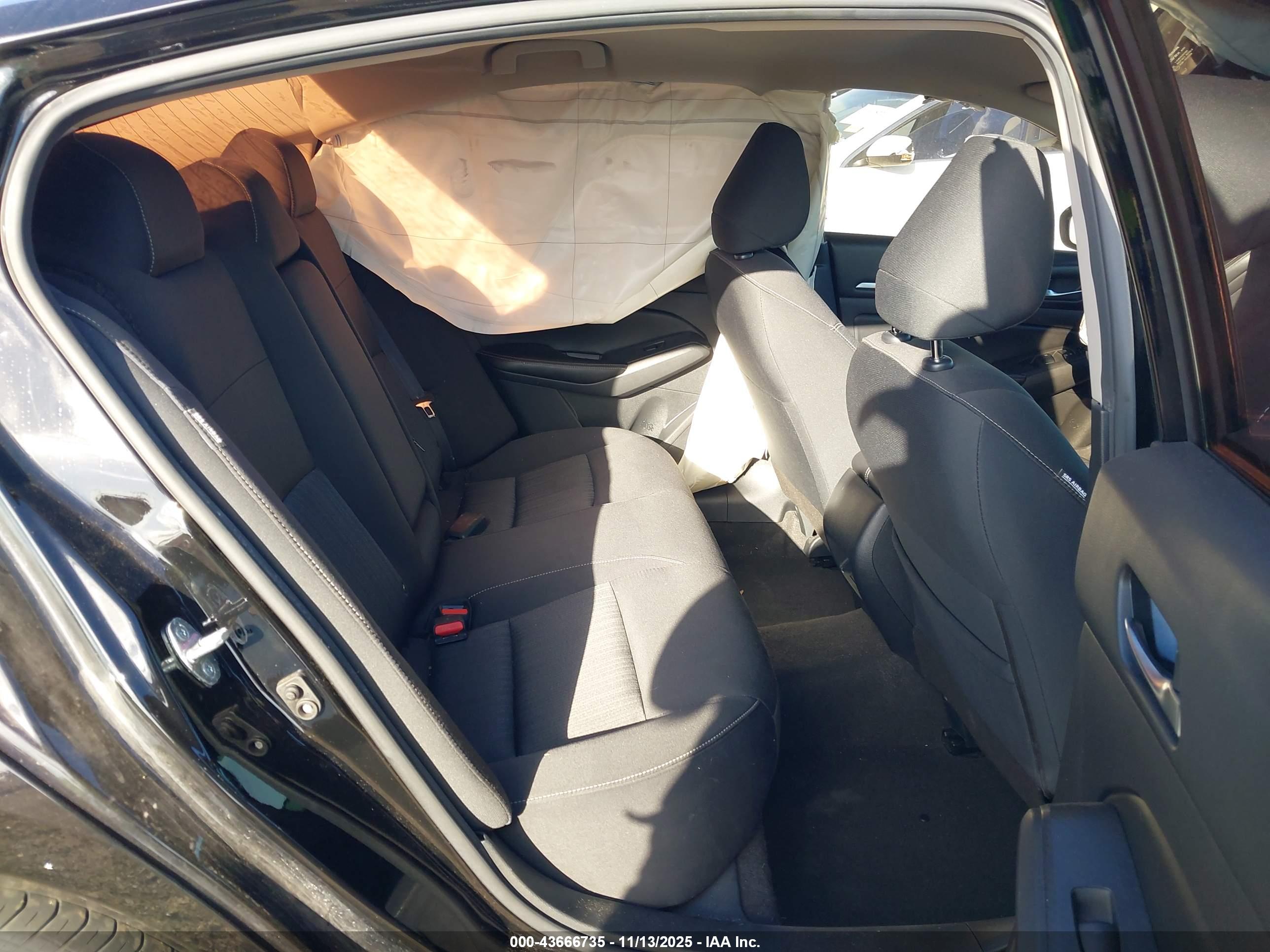 NISSAN ALTIMA image 8