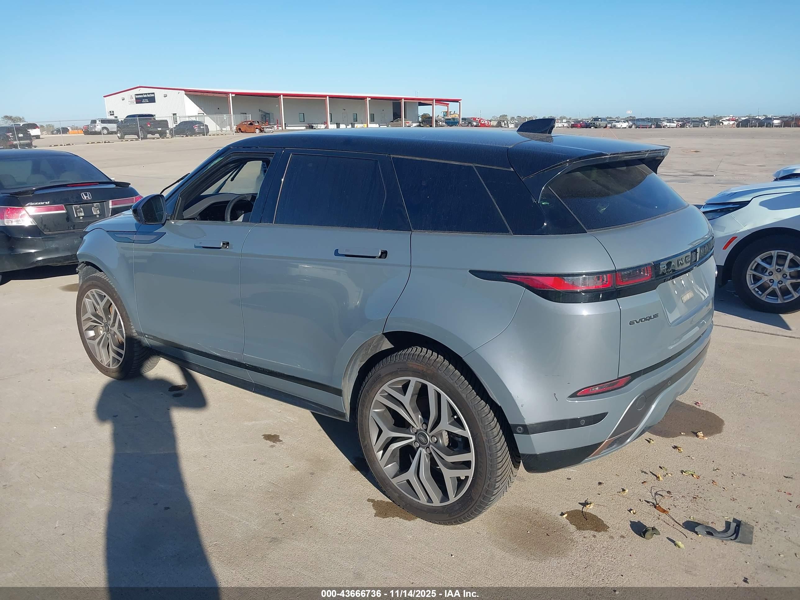 LAND ROVER image 3