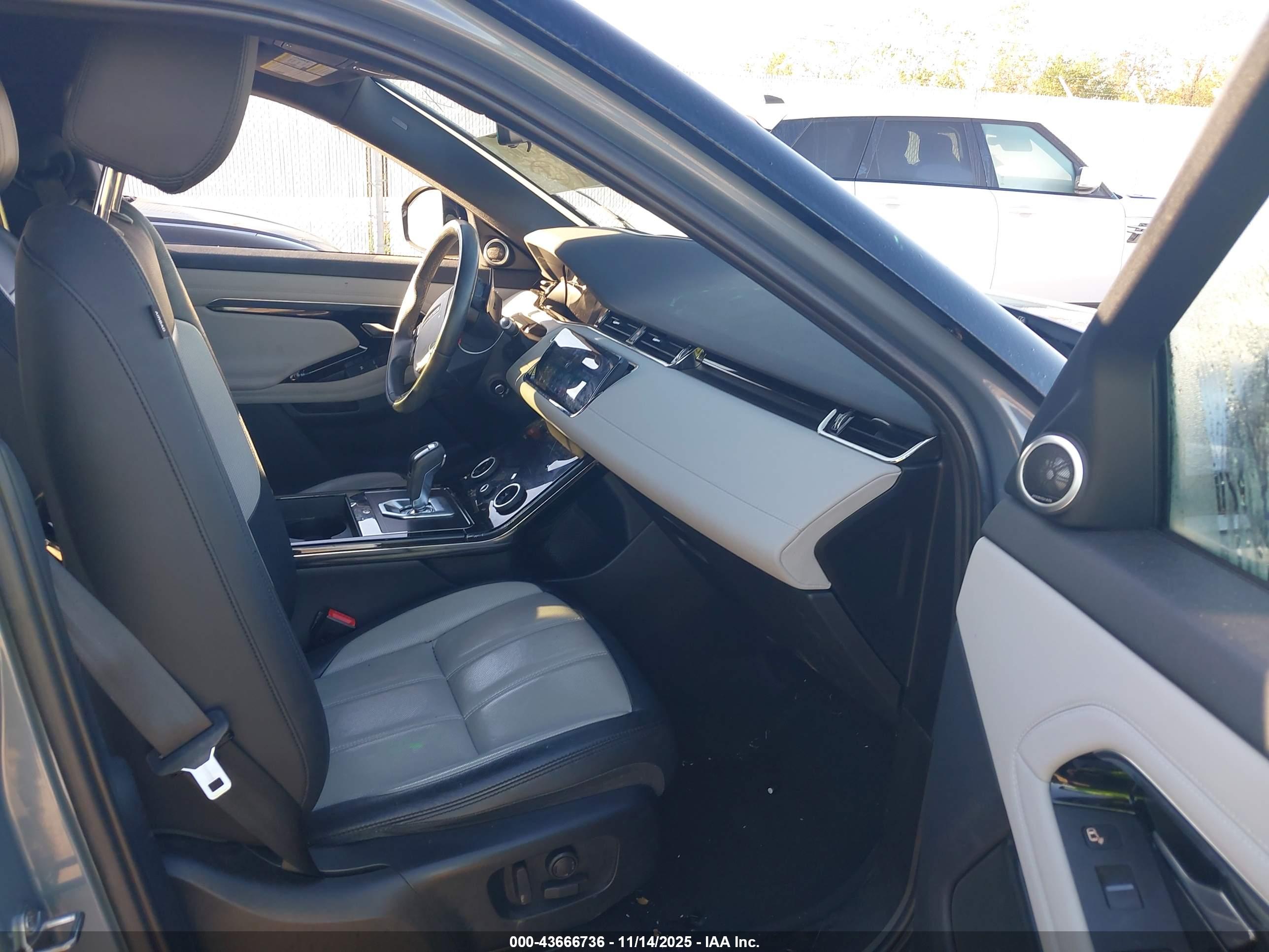 LAND ROVER image 5