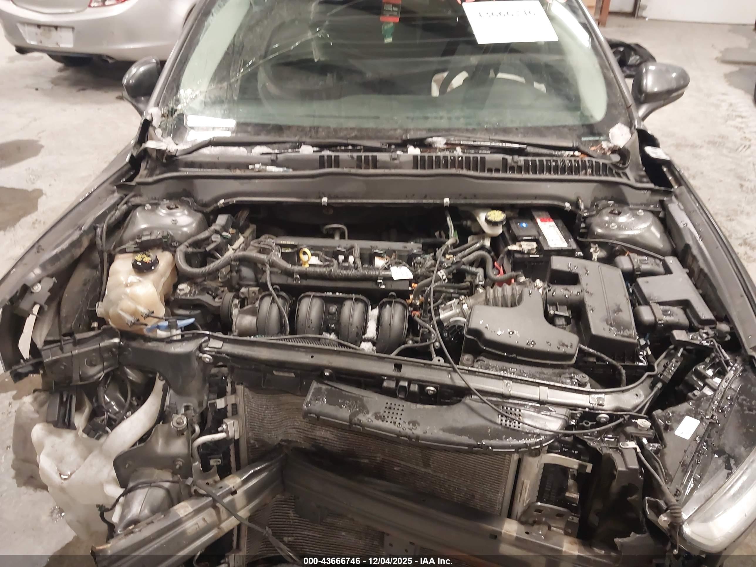 FORD FUSION image 10