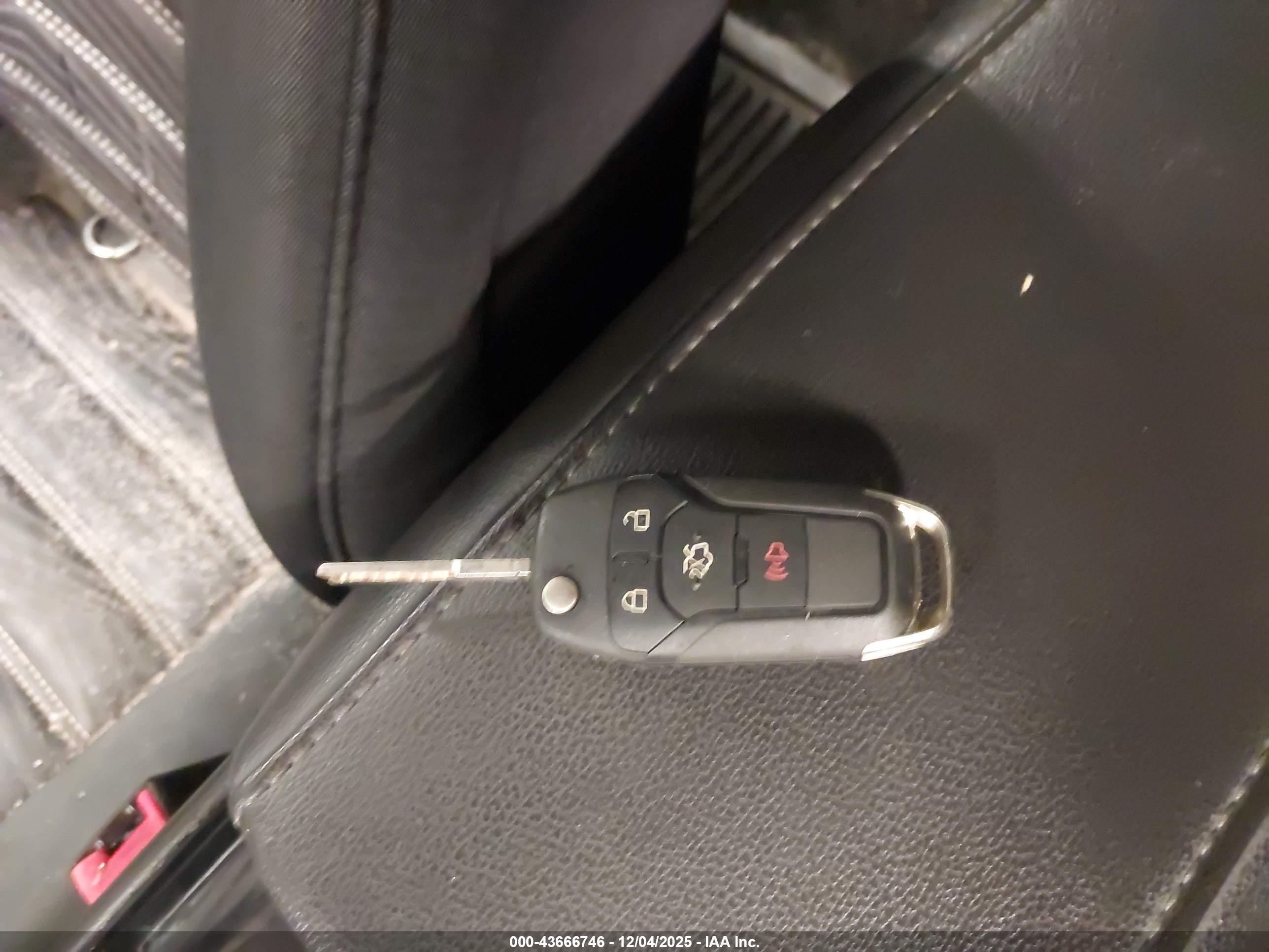 FORD FUSION image 11