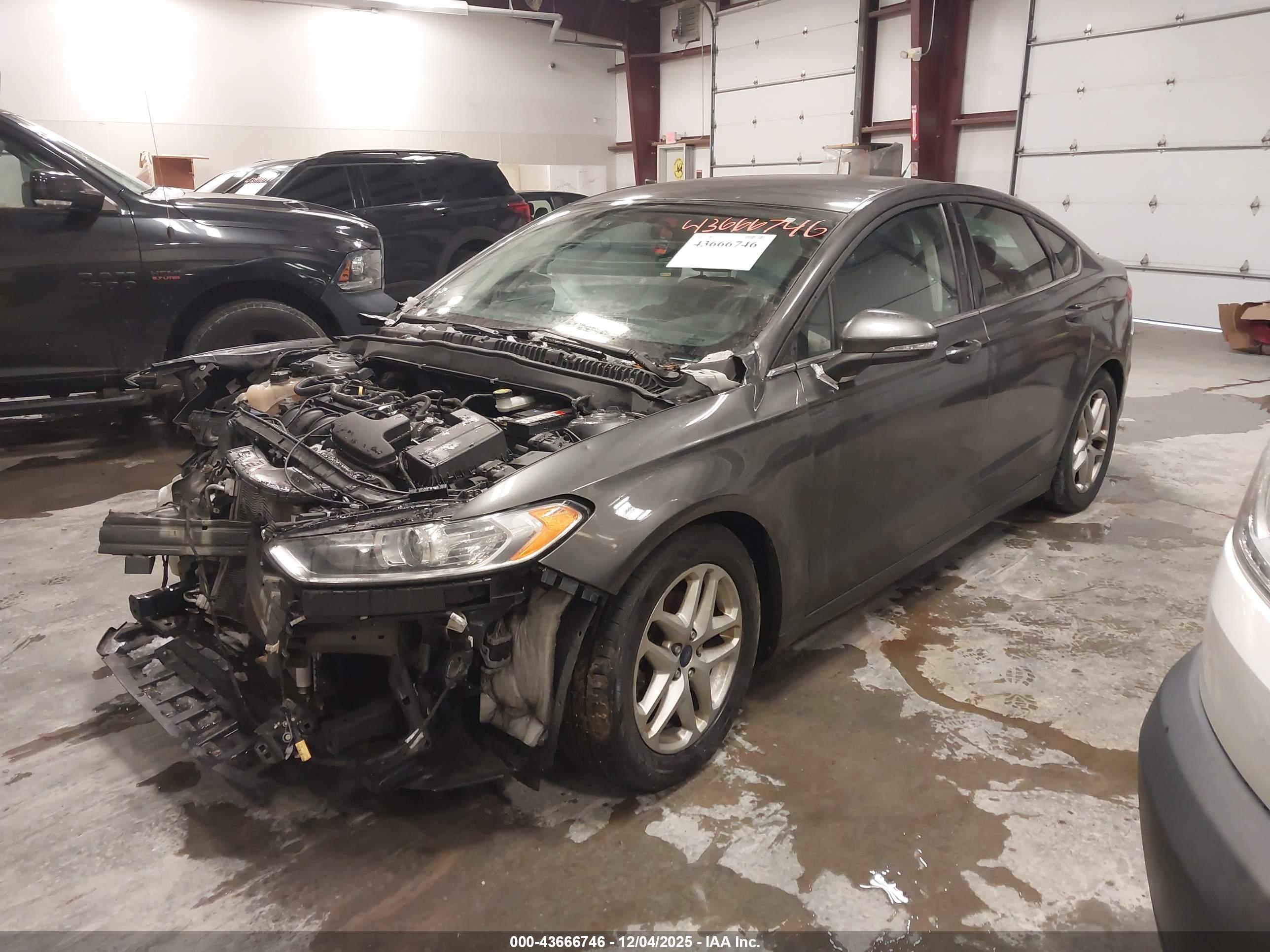 FORD FUSION image 2