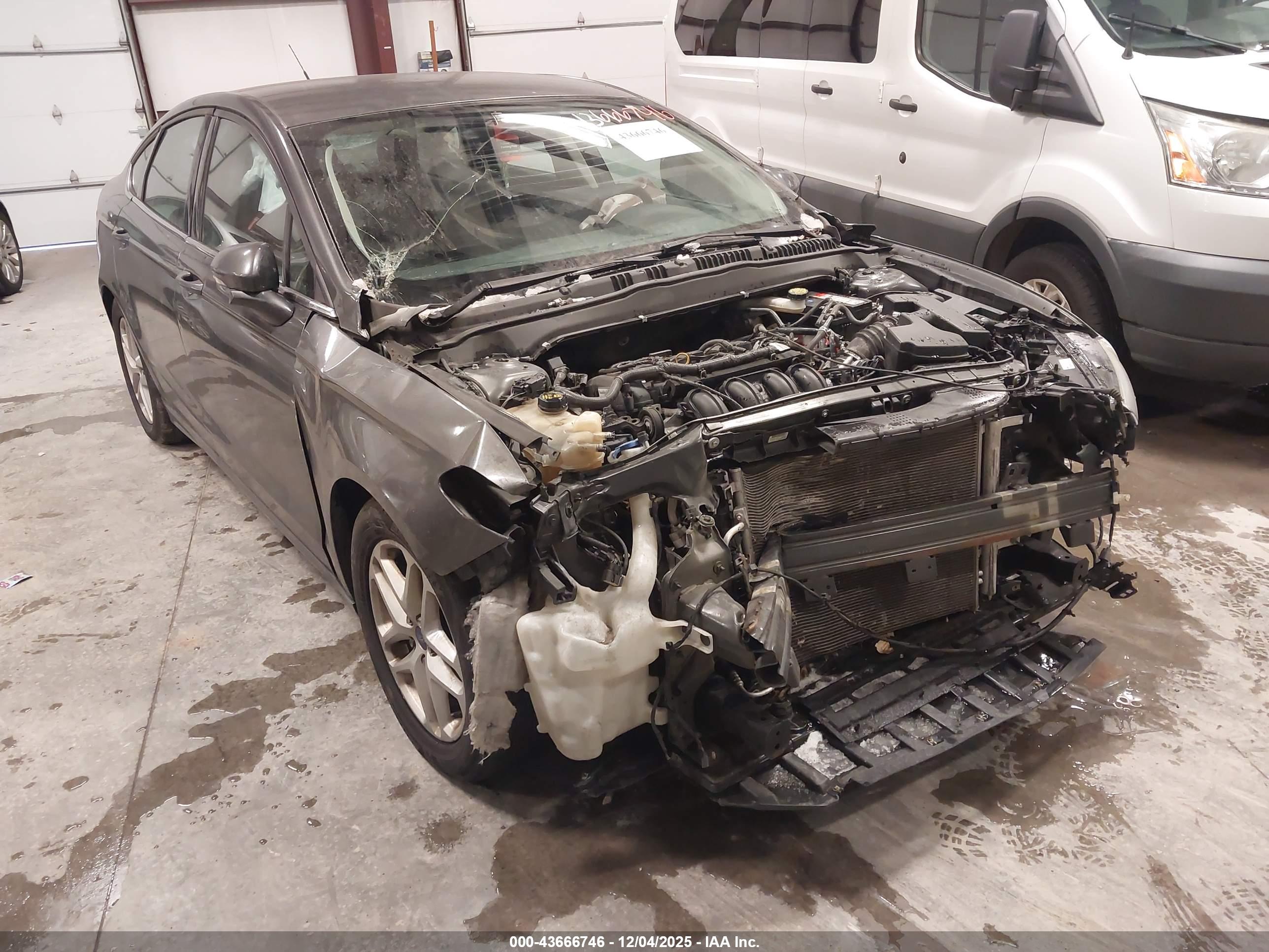 FORD FUSION image 6